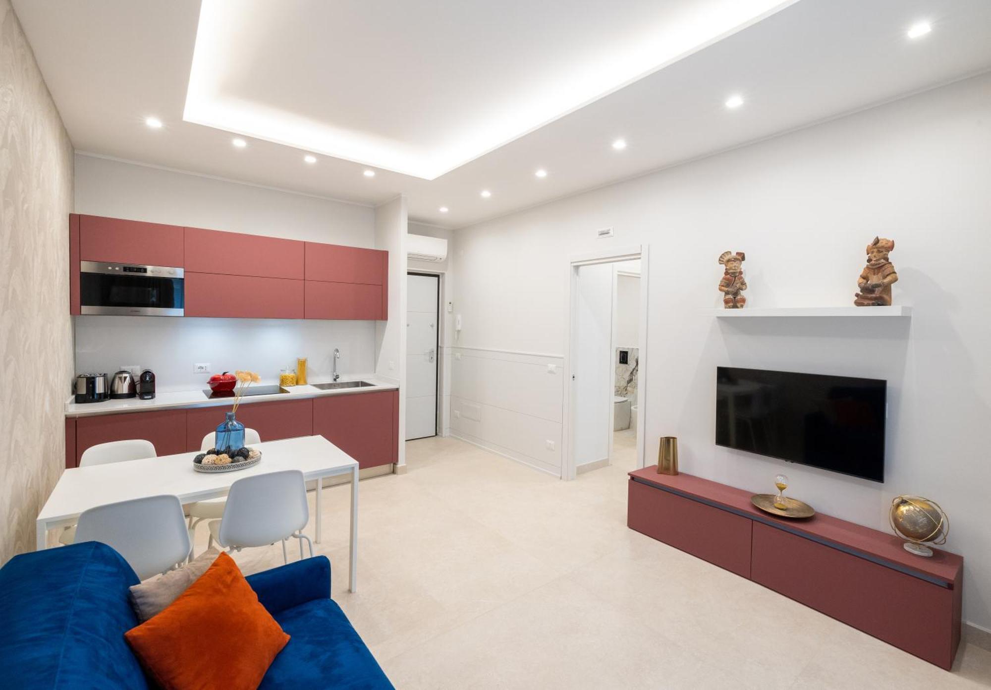 Apartment Center - E Naples