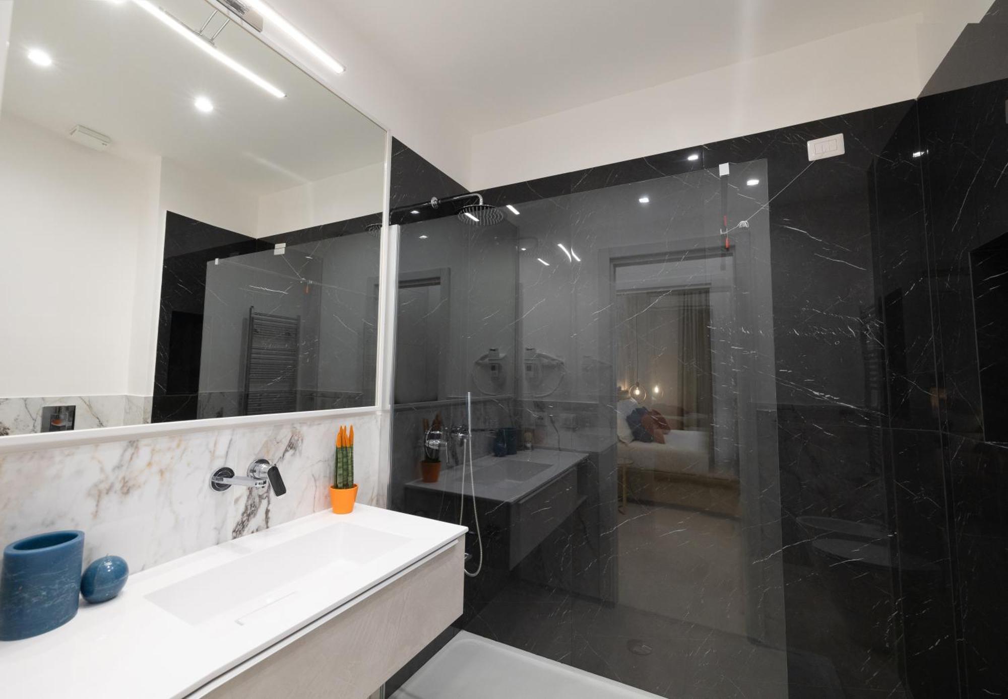 Apartment Center - E Naples