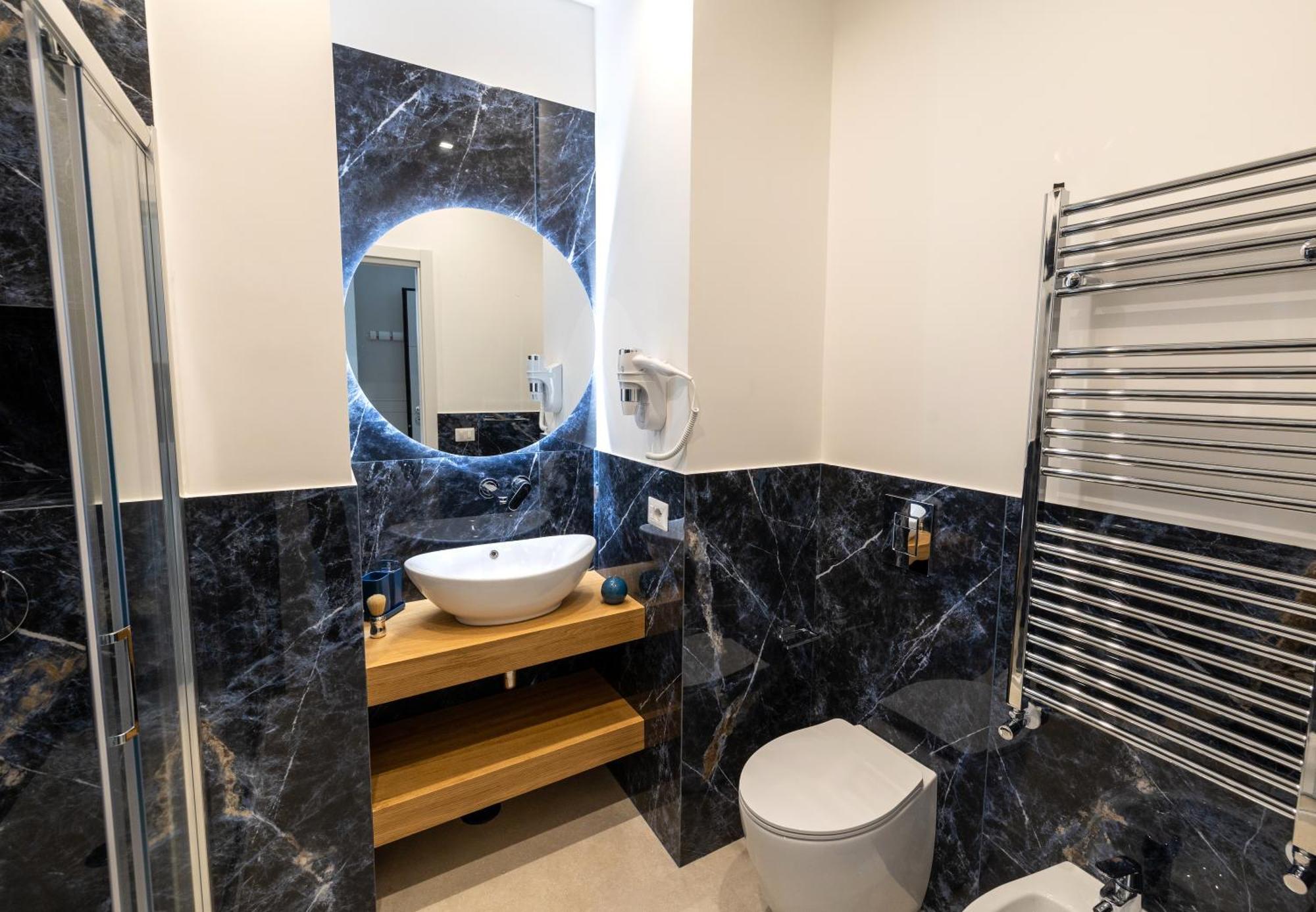 Apartment Center - E Naples