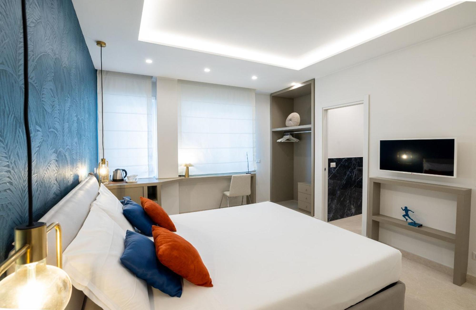 Apartment Center - E *