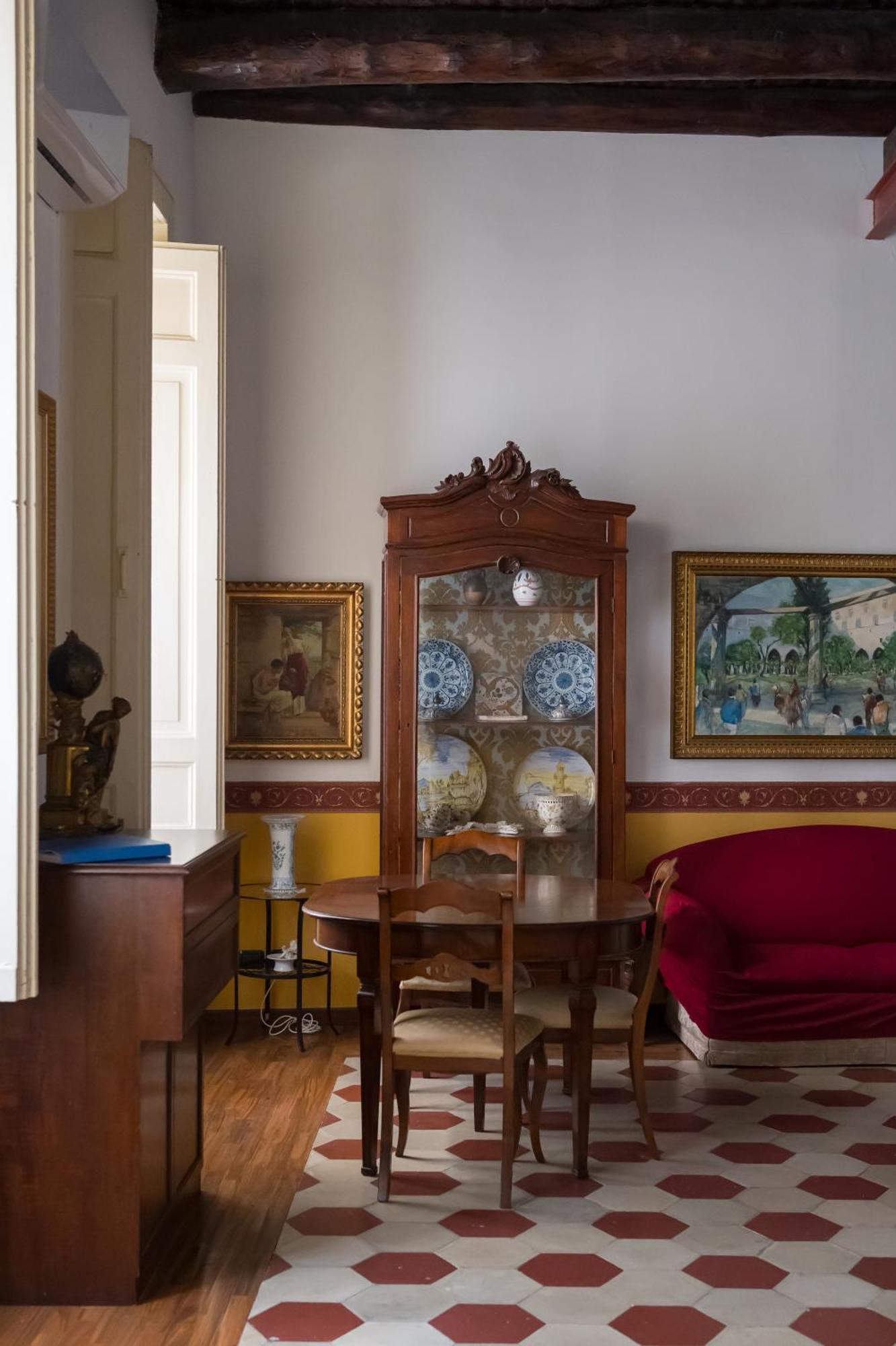 Regal Santa Chiara By Dimorra Apartment