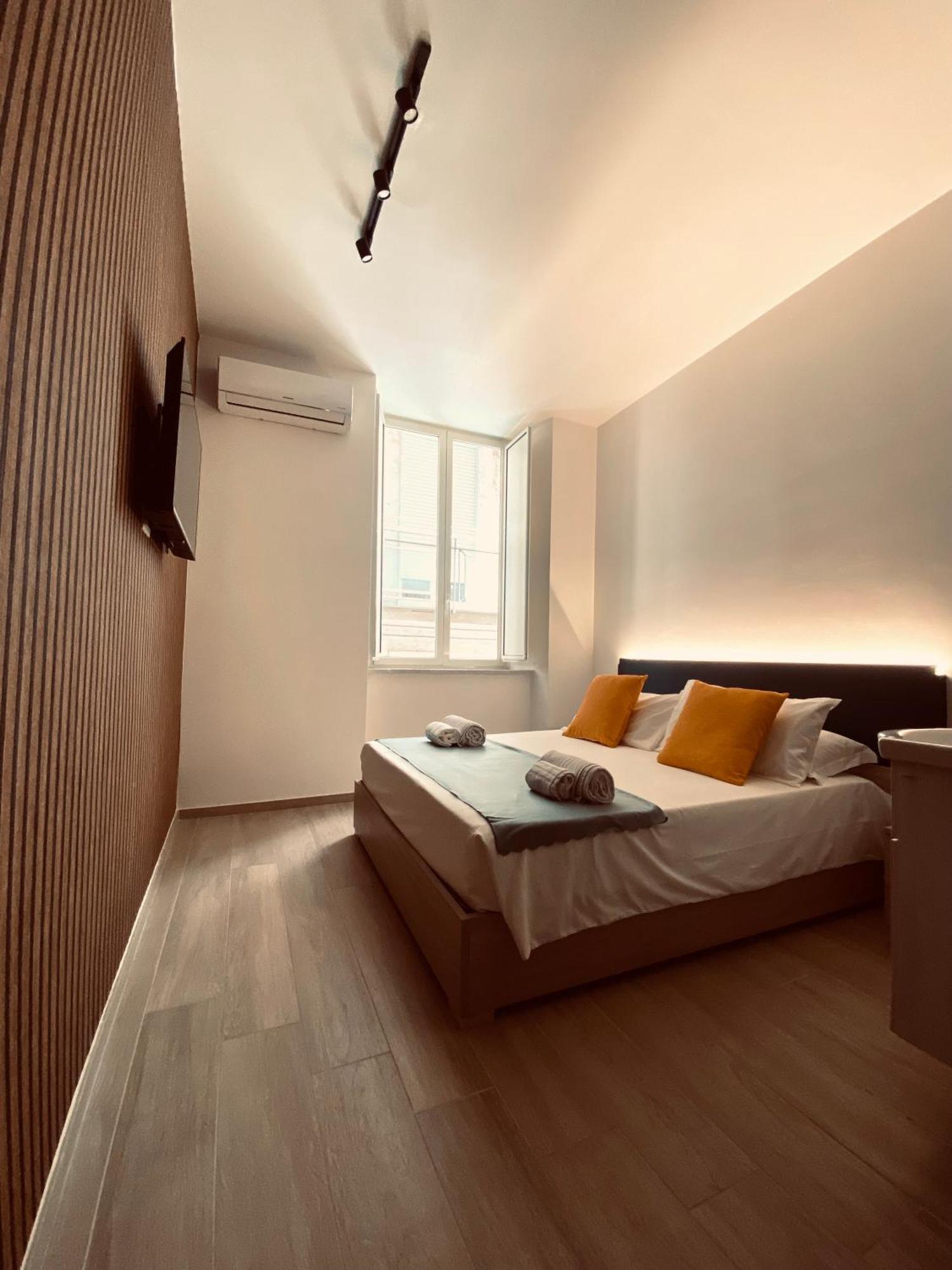 Np Spaccanapoli Guest house Naples