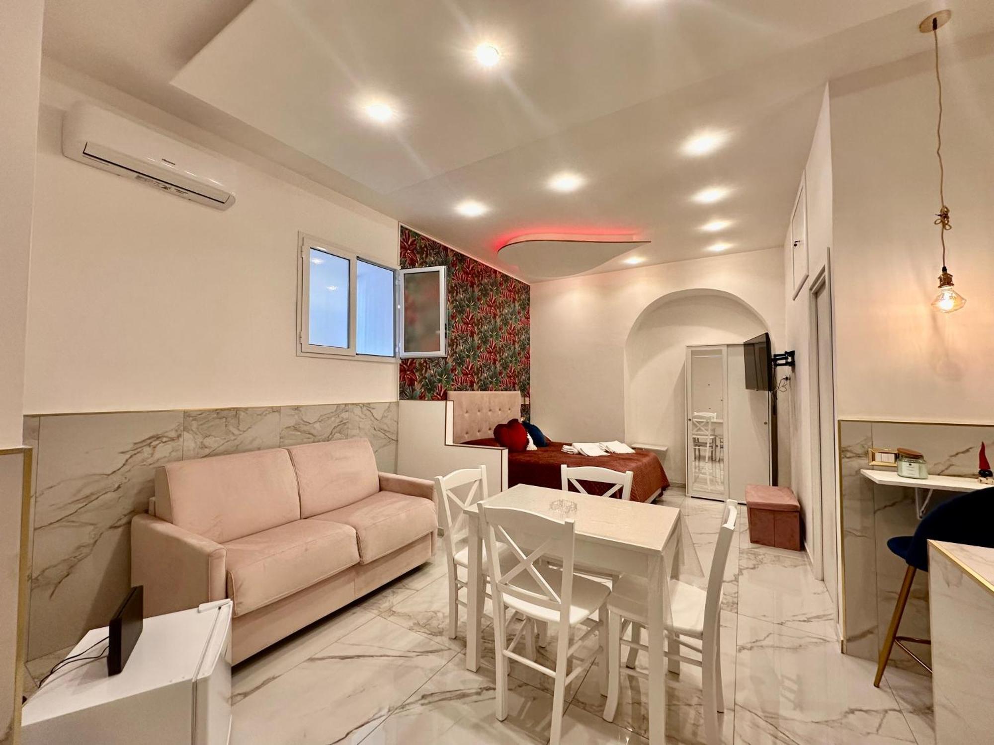 House Santa Fe * Naples