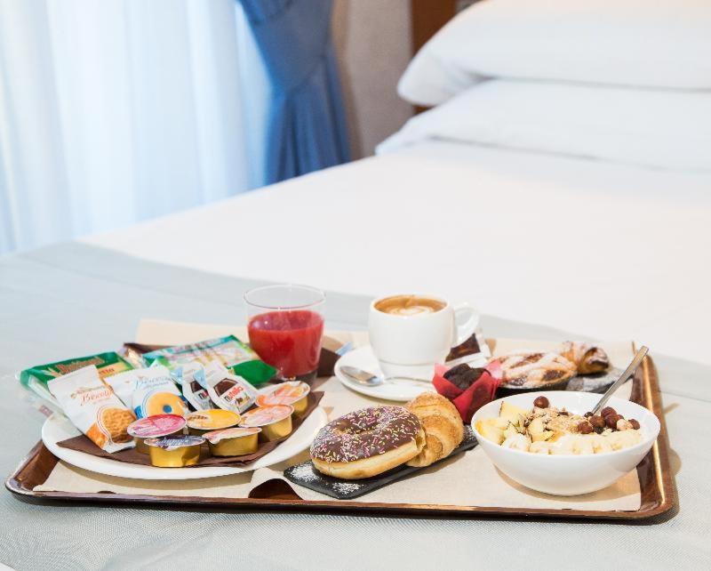 Hotel Western Plaza 4*