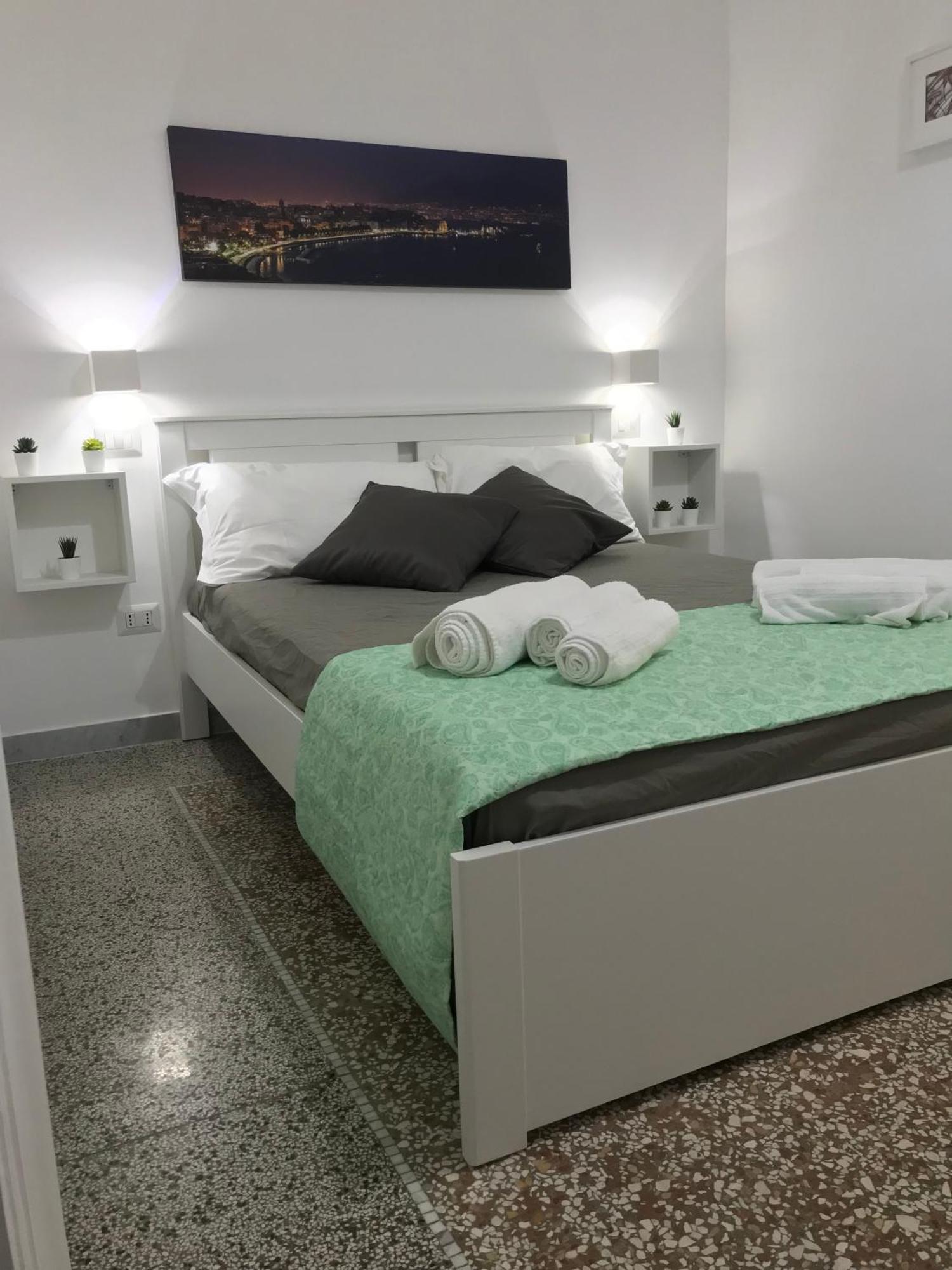 Mellos Naples