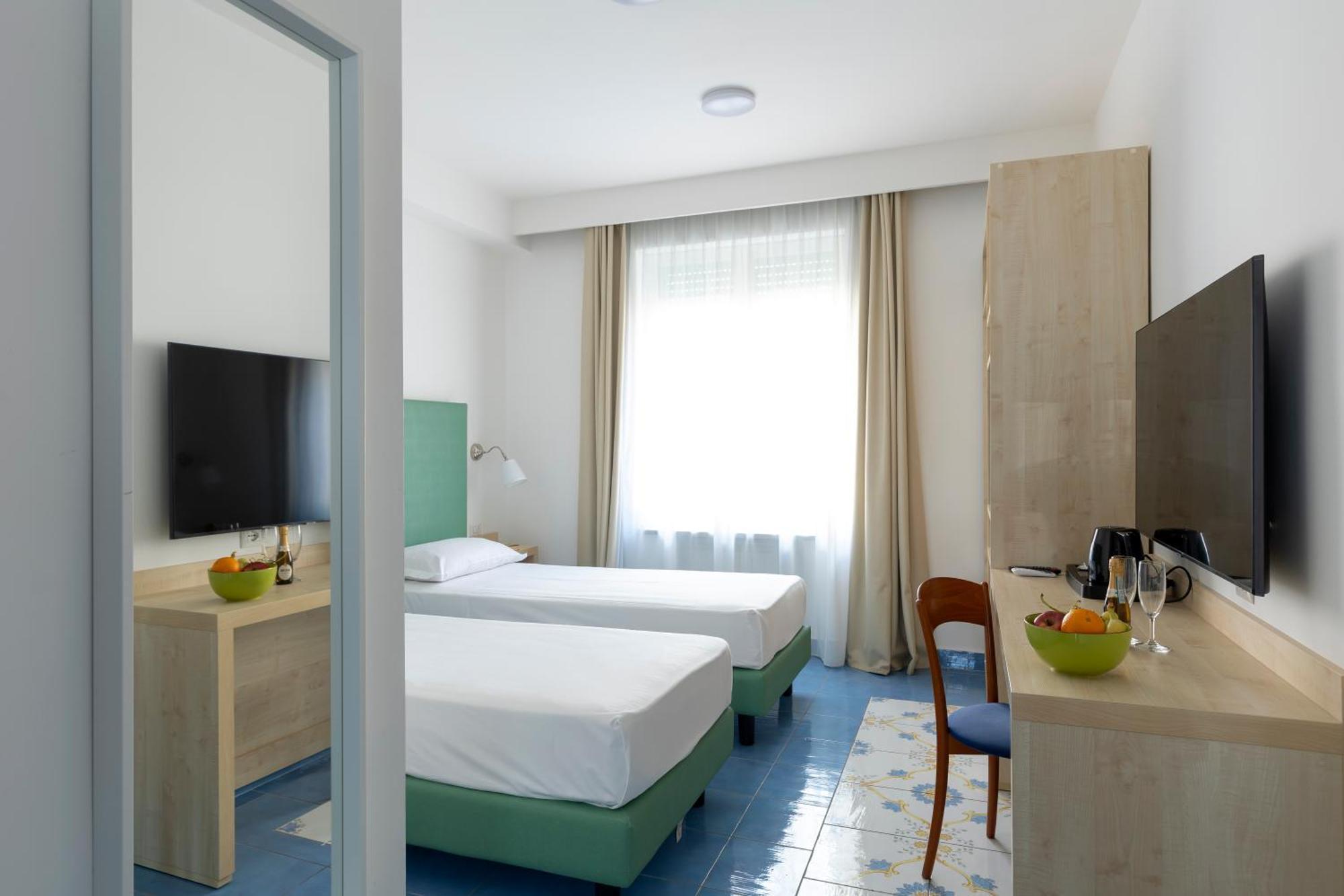 Napolit'amo Medina Hotel 3*
