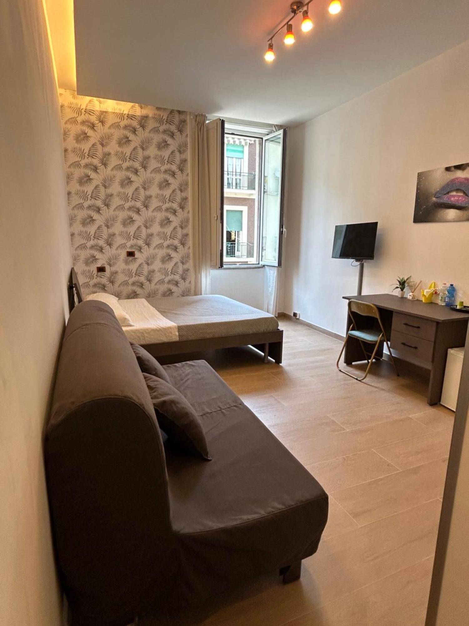 Binario 14 Piazza Garibaldi Bed & Breakfast Naples
