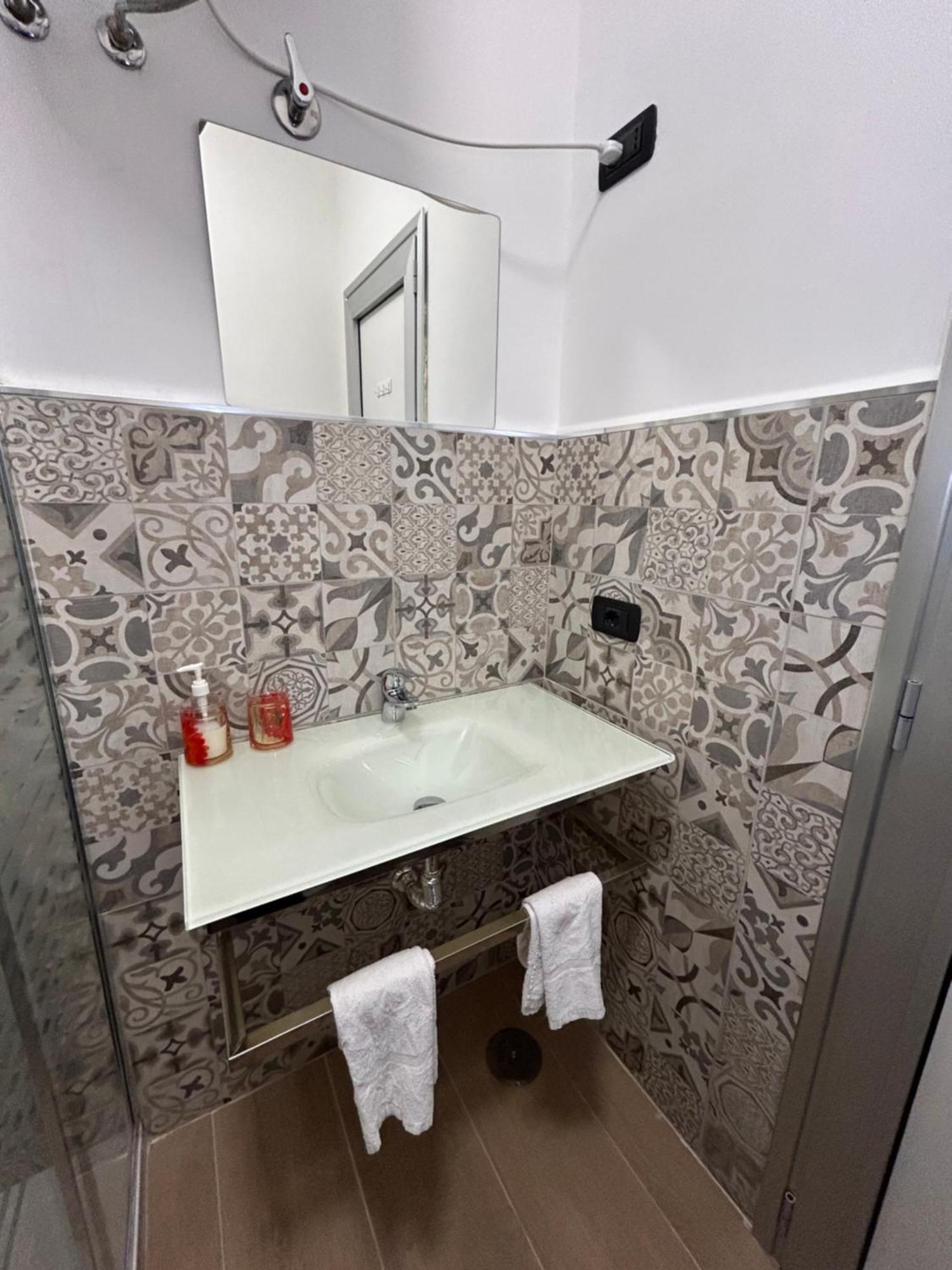 Bed & Breakfast Binario 14 Piazza Garibaldi *