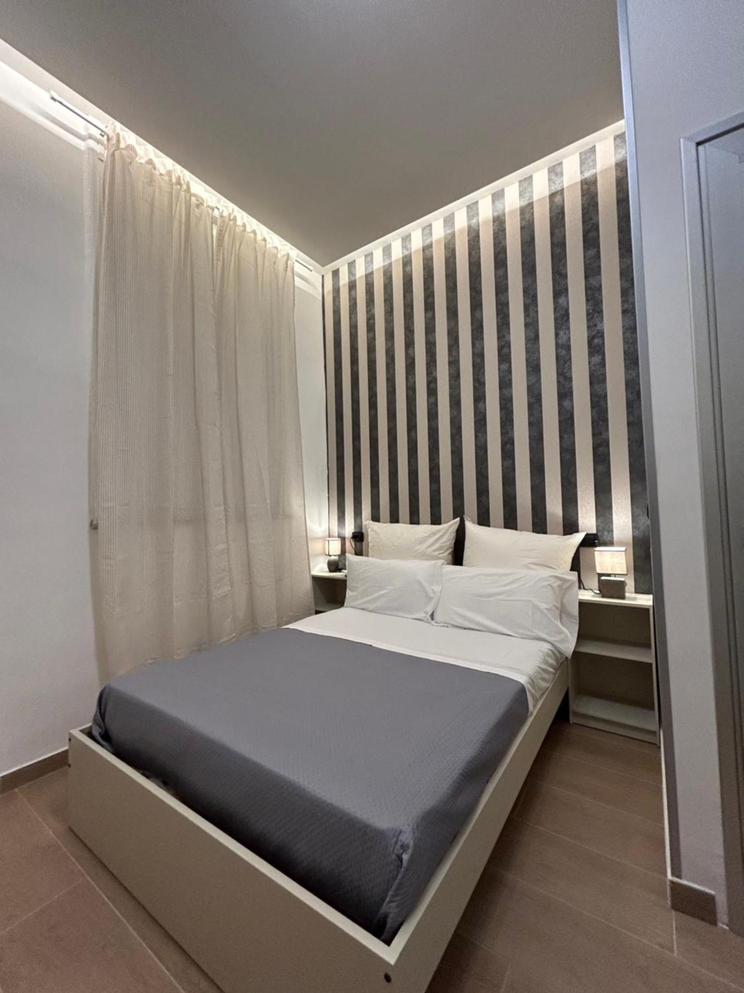 Bed & Breakfast Binario 14 Piazza Garibaldi Naples