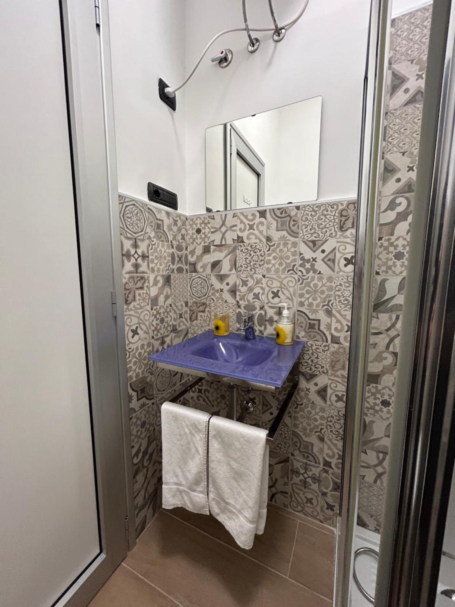 Binario 14 Piazza Garibaldi Bed & Breakfast Naples