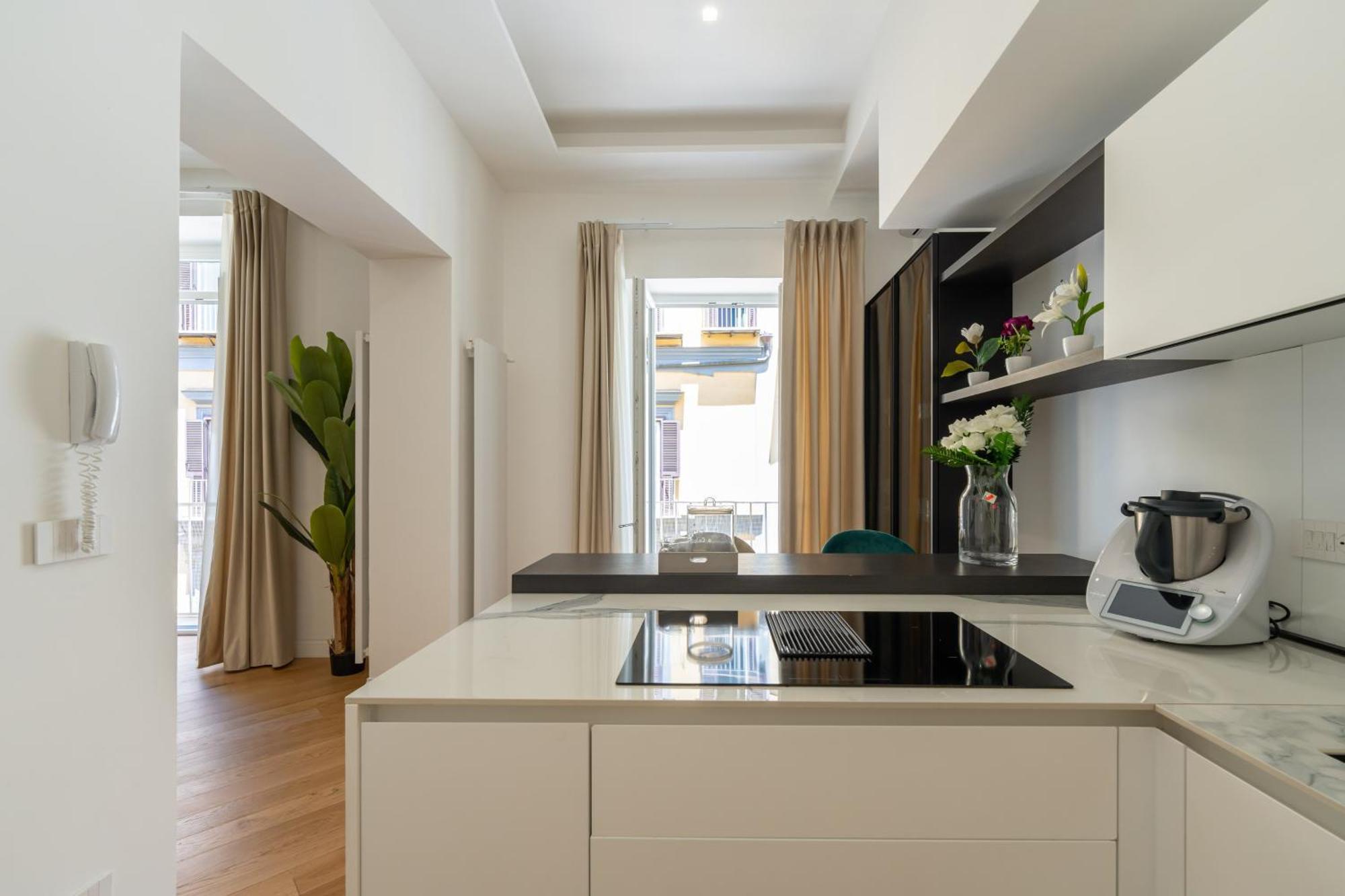 Apartment Aristocrat Chiaia Bridge