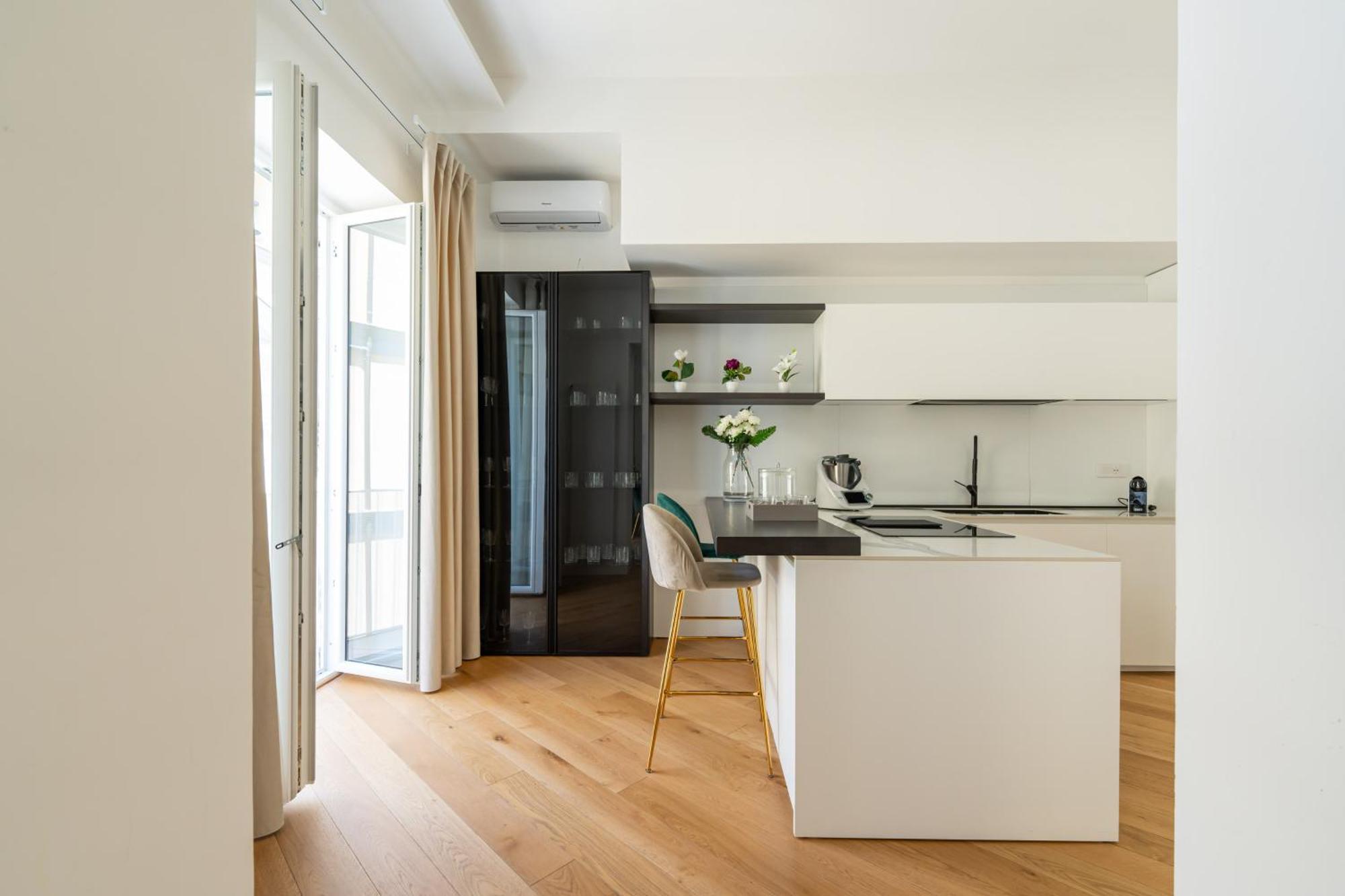 Apartment Aristocrat Chiaia Bridge Naples