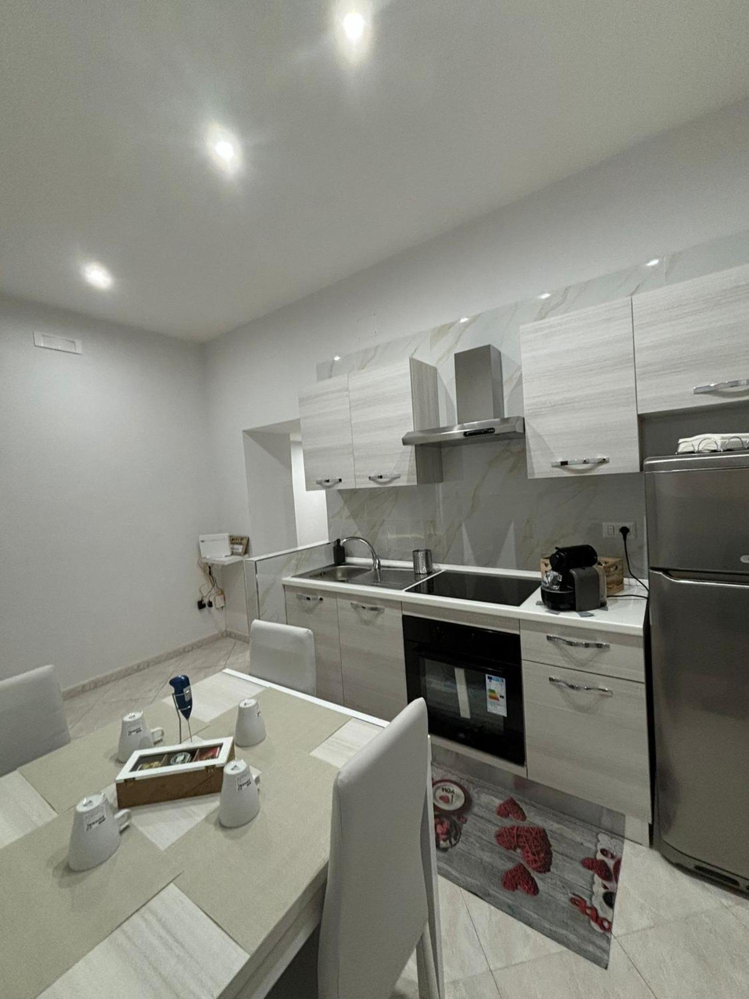 Lusi Holiday Naples