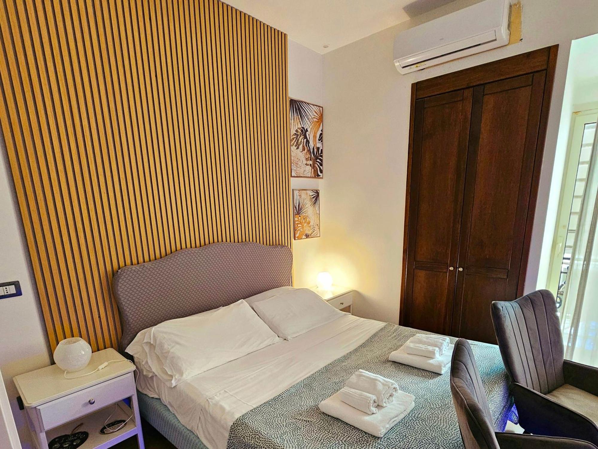 Guest house Room&jacuzzi 2*