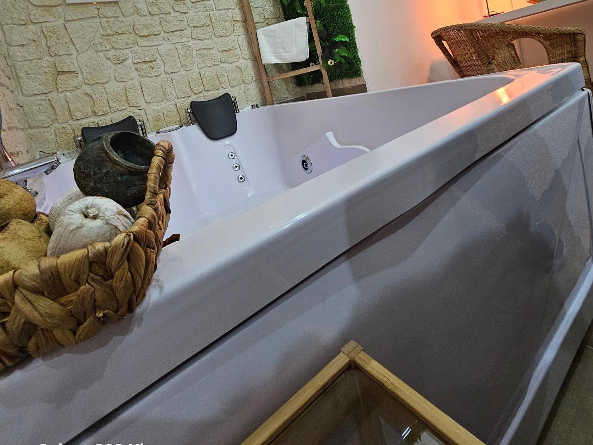 Room&jacuzzi Naples