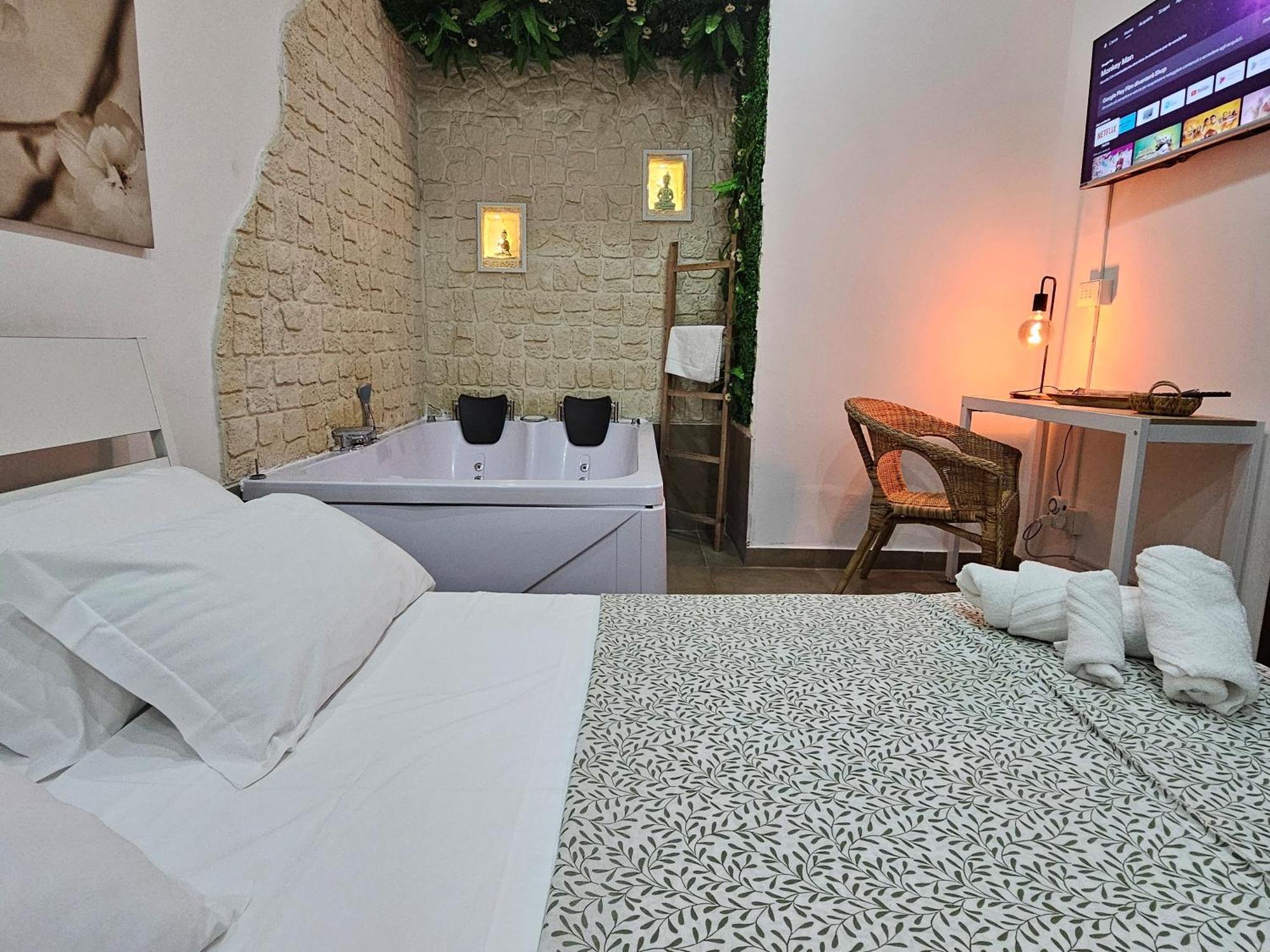 Room&jacuzzi