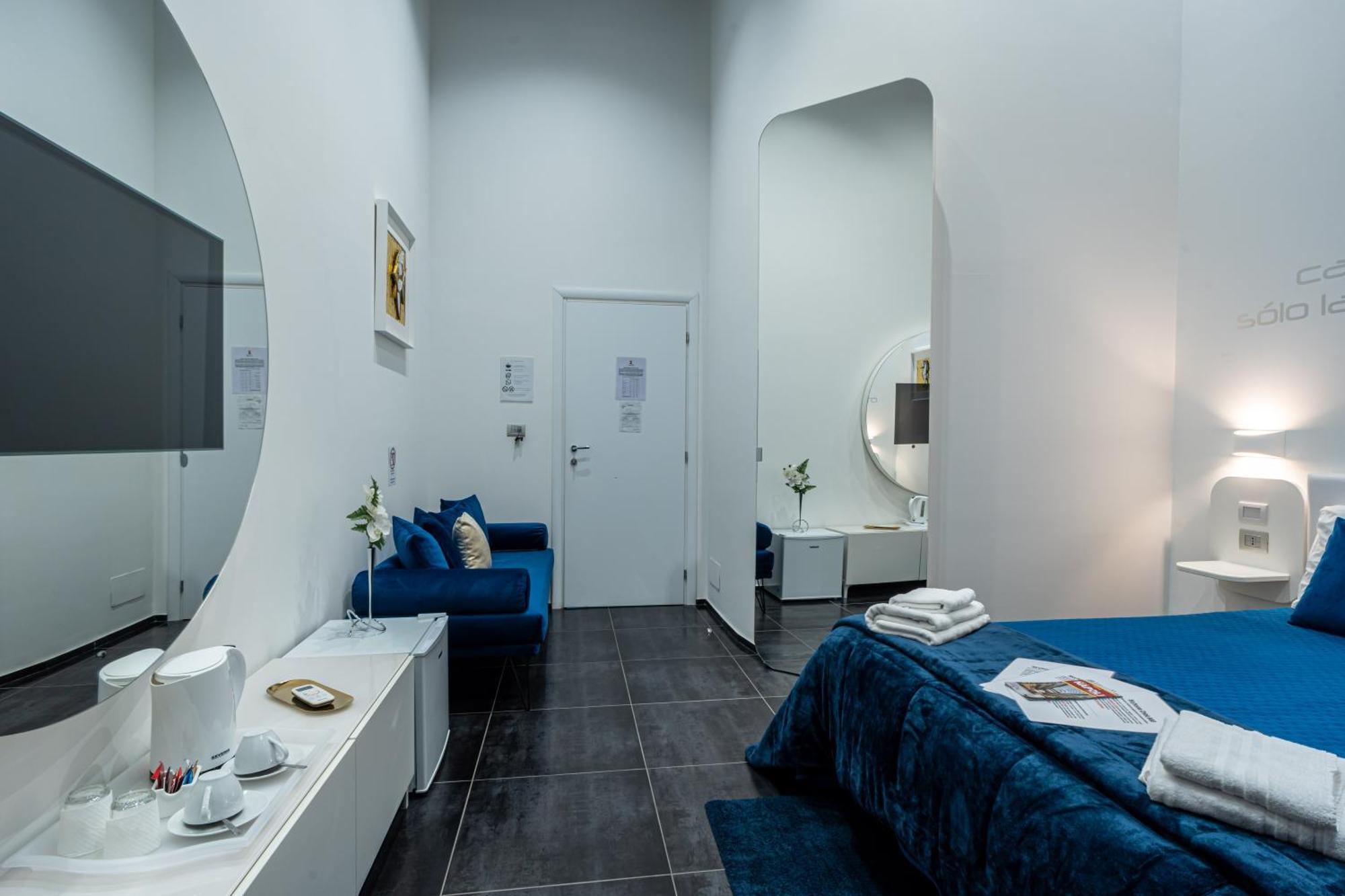 Skyhouse Chiaia Bed & Breakfast