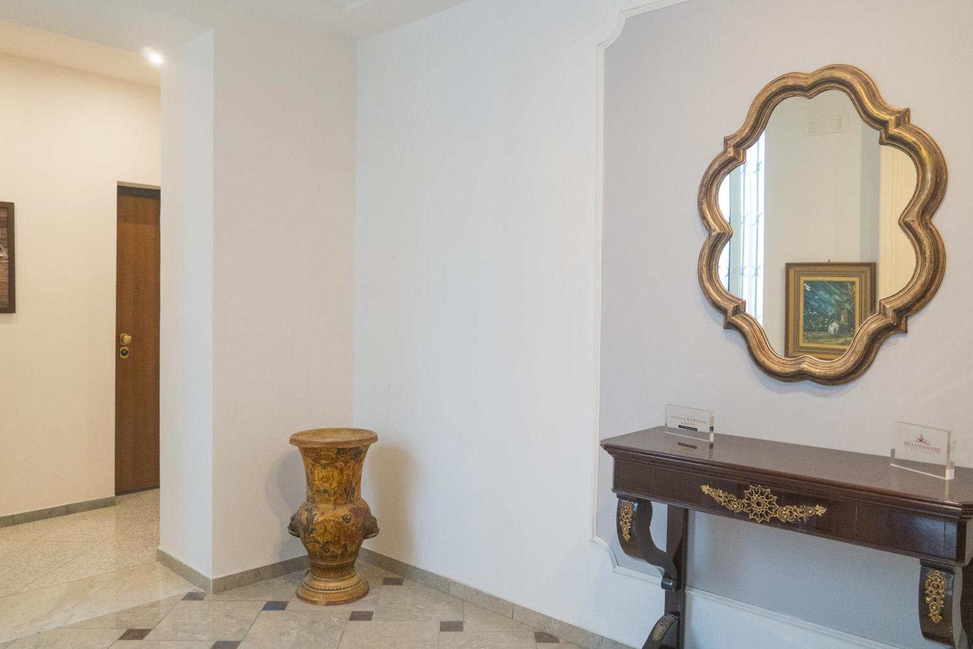 Apartment D'elite Chiaia Naples