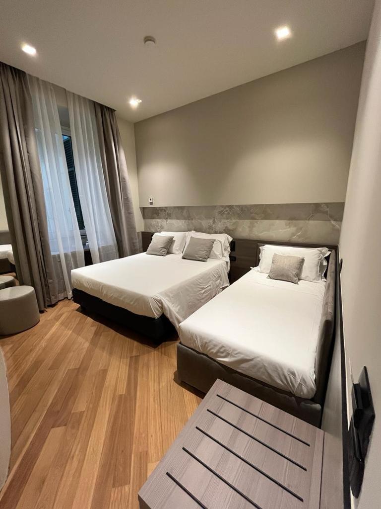 Hotel Western Plaza