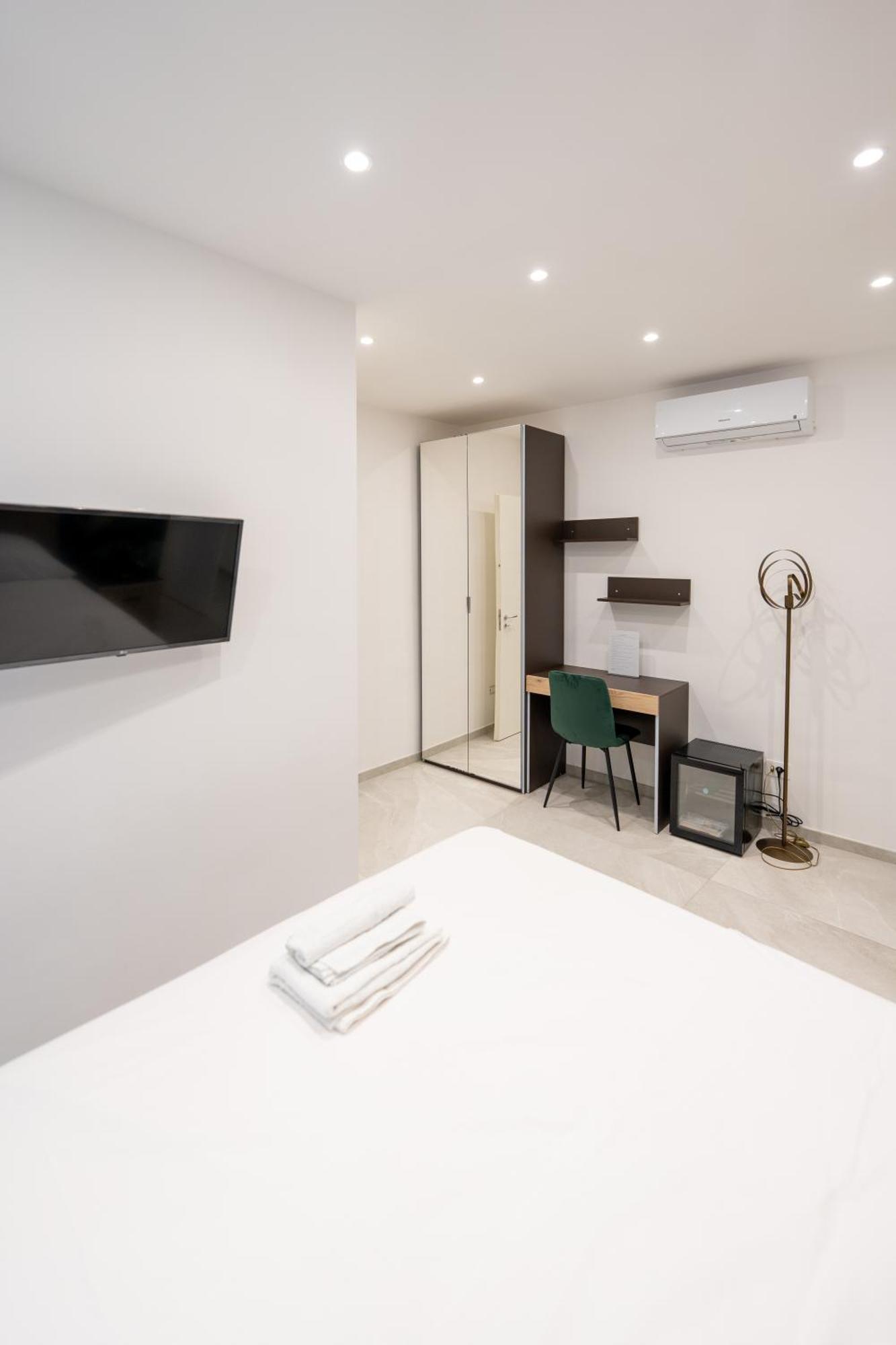 Gaudioso Center Apartment Naples