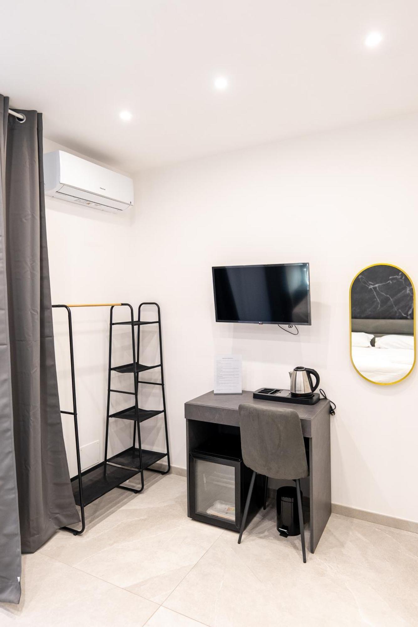 Gaudioso Center * Naples
