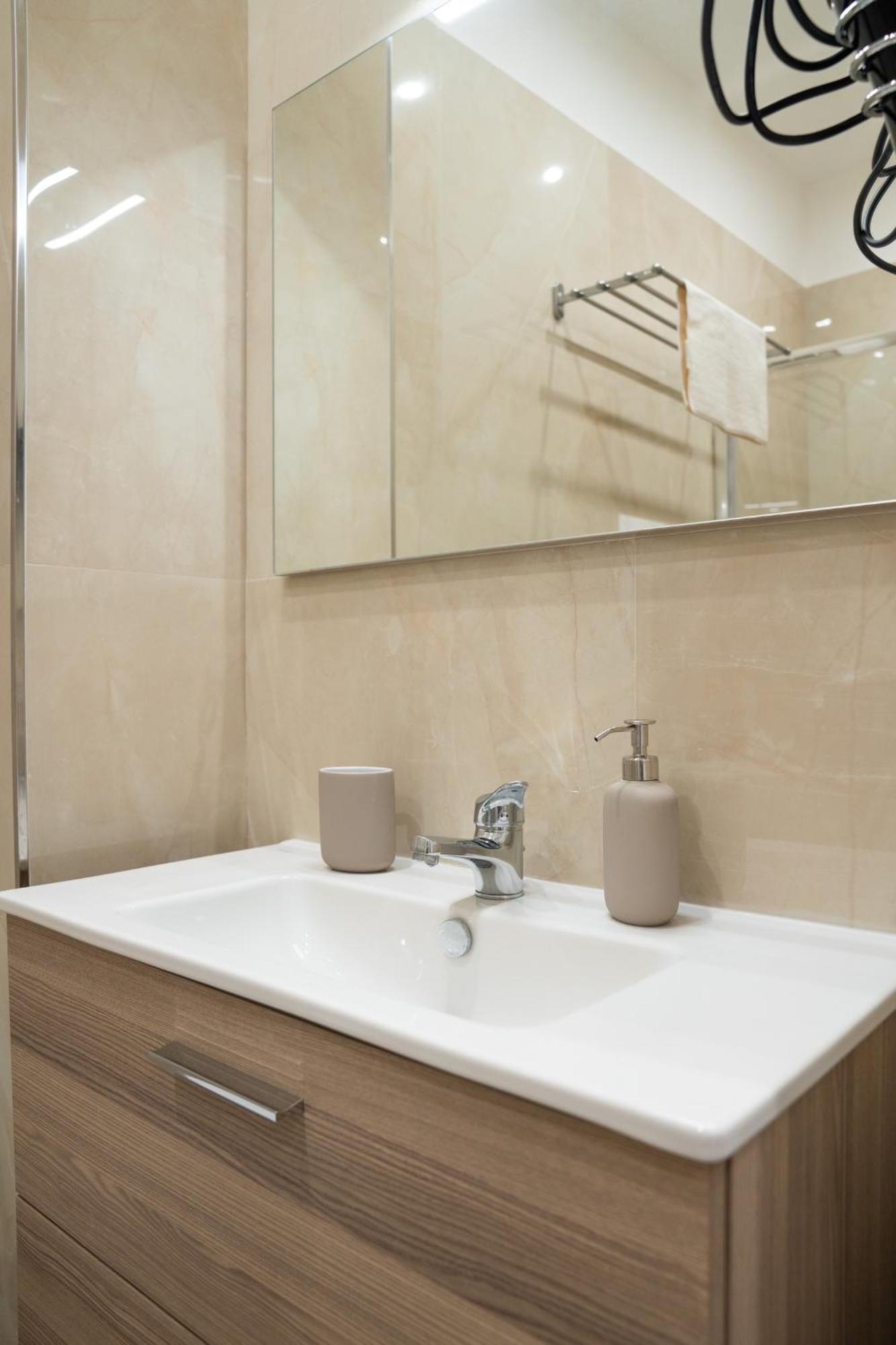 Caracciolo 109 Bed & Breakfast 2*