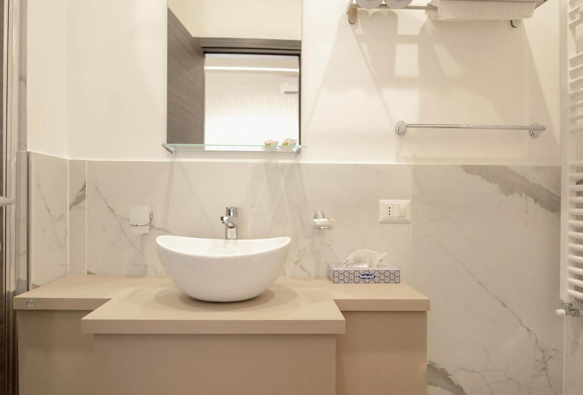 Interno 5 * Naples