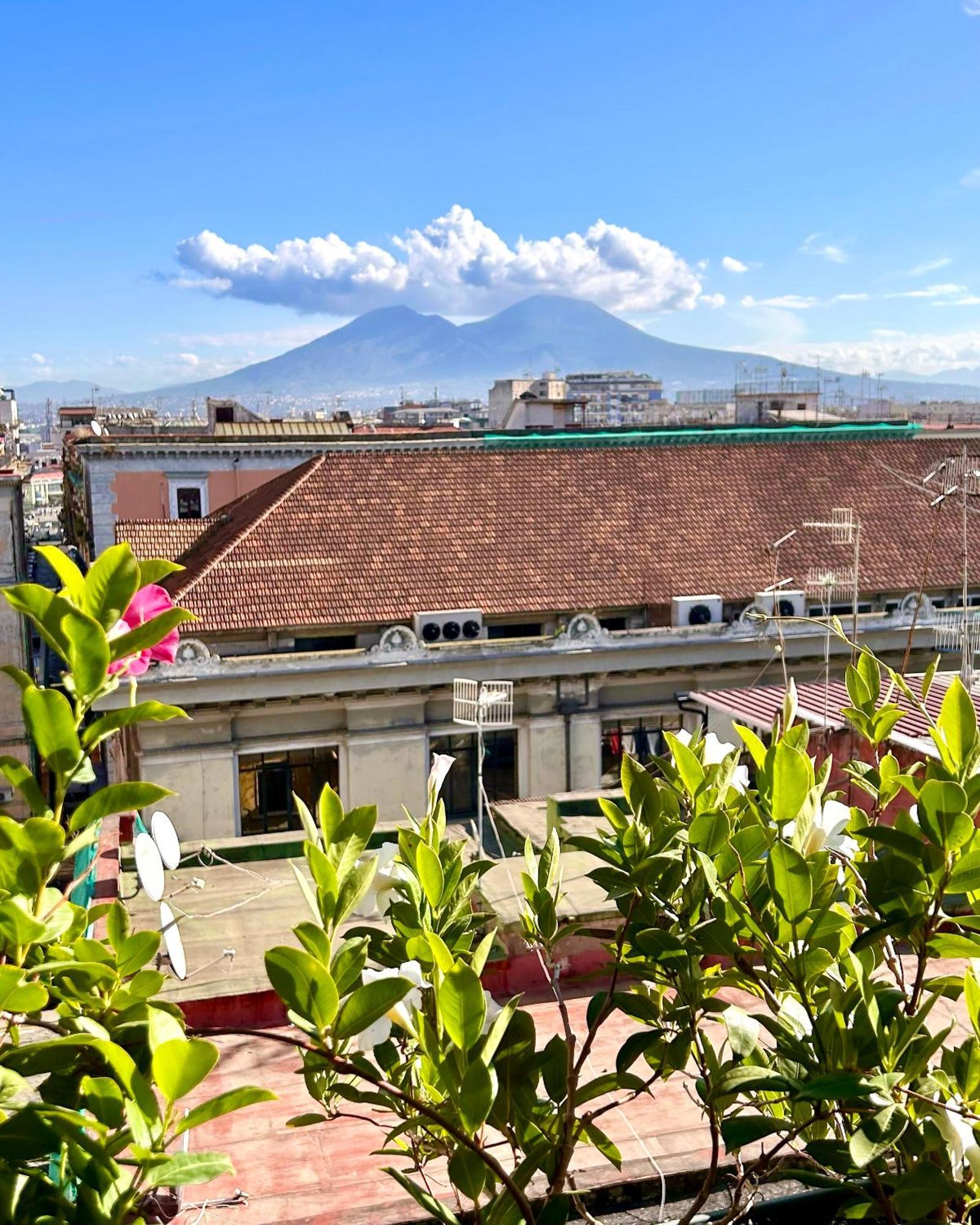 Salotto Napoletano 381 Naples