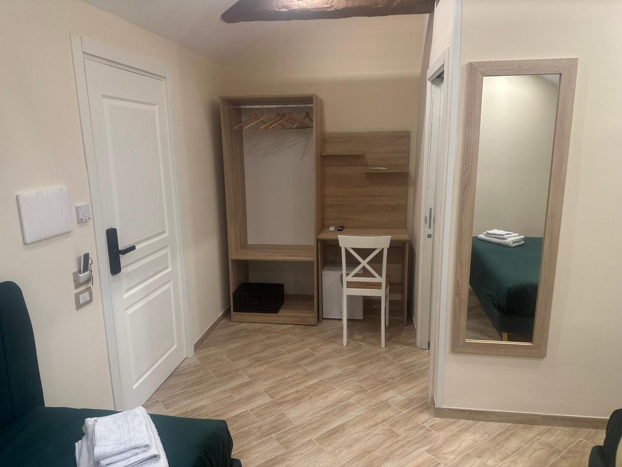 Attic Guest house *