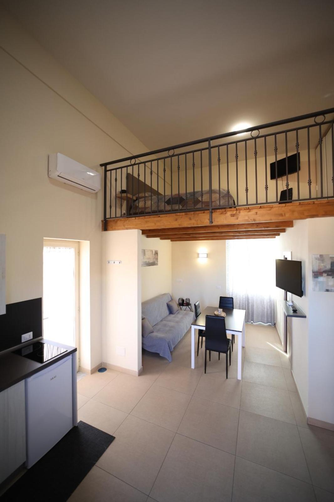 Corso 138 - Sleep & Fly - By Domusextra Bed & Breakfast