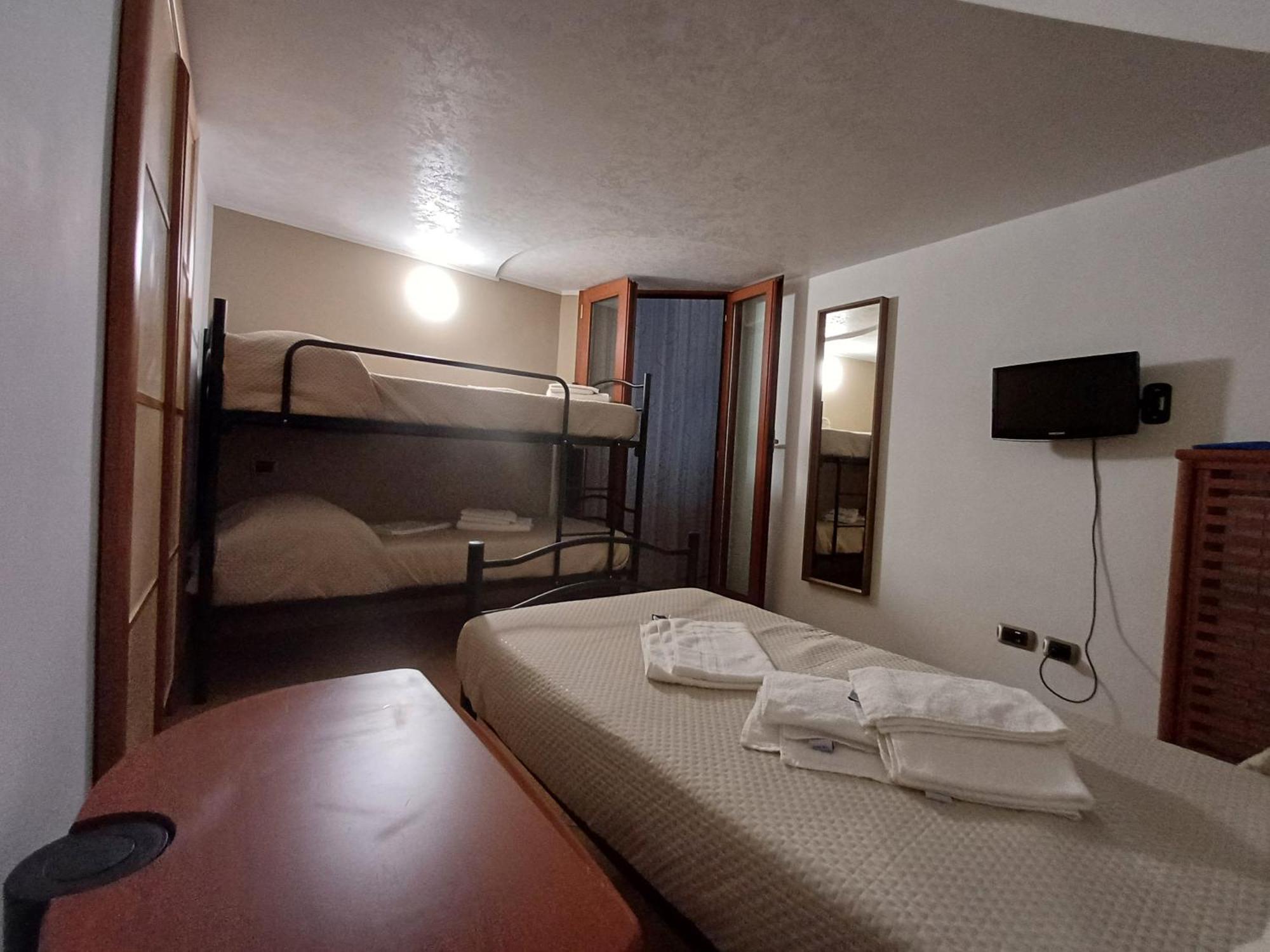 Town Hostel Naples