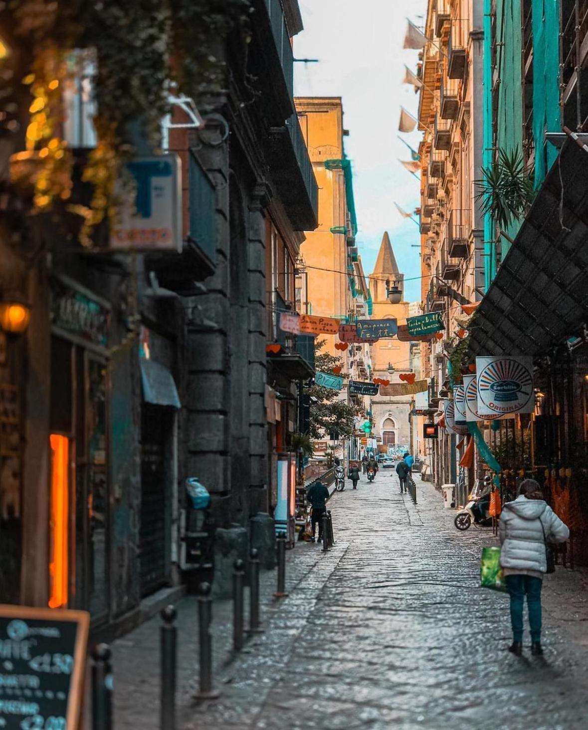 Al Decumano * Naples