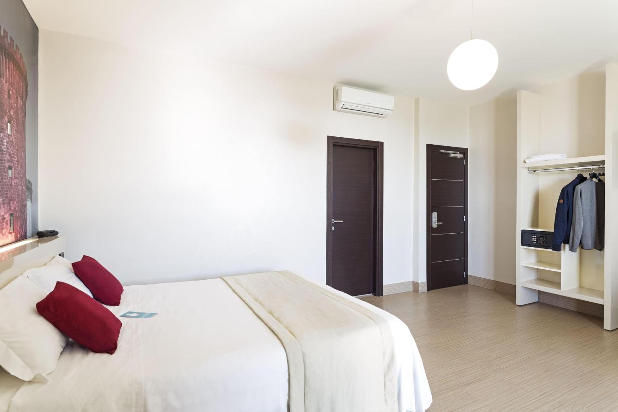 Hotel B&B Hotel Napoli 3*