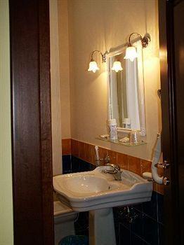 Napolimia Boutique Hotel 4*