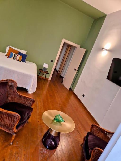 Modern Hospitality Exclusive * Naples