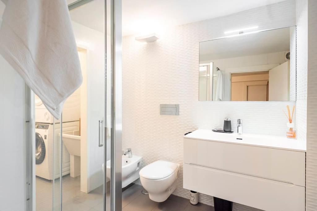 Modern Hospitality Exclusive Naples