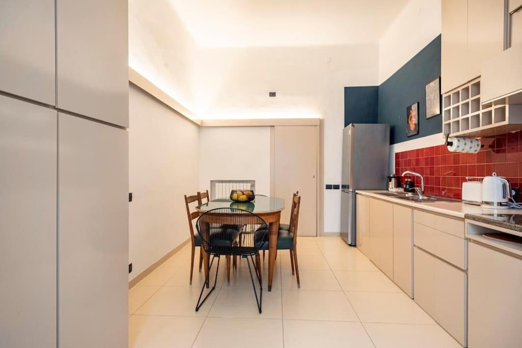 Modern Hospitality Exclusive Naples