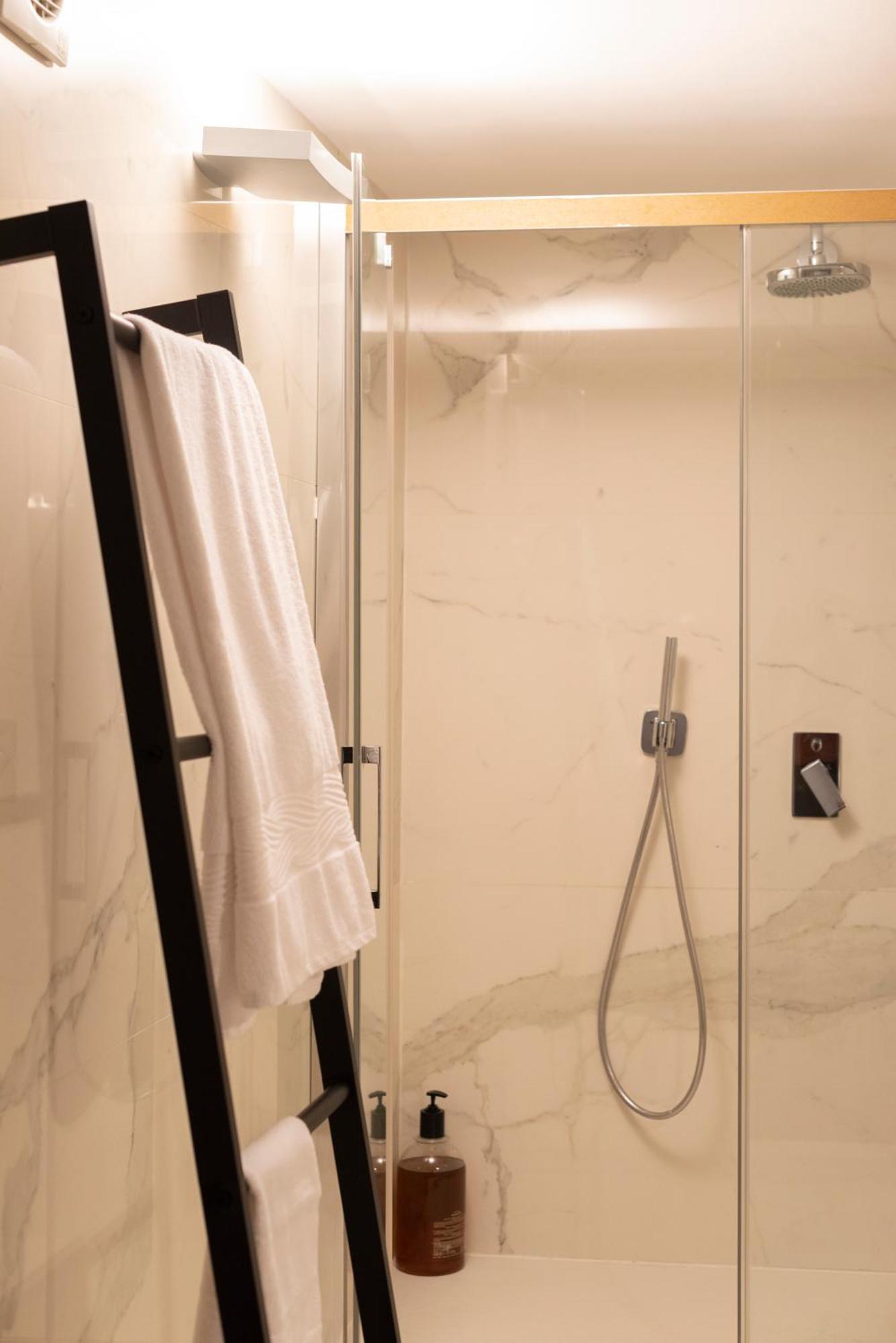 Modern Hospitality Exclusive * Naples