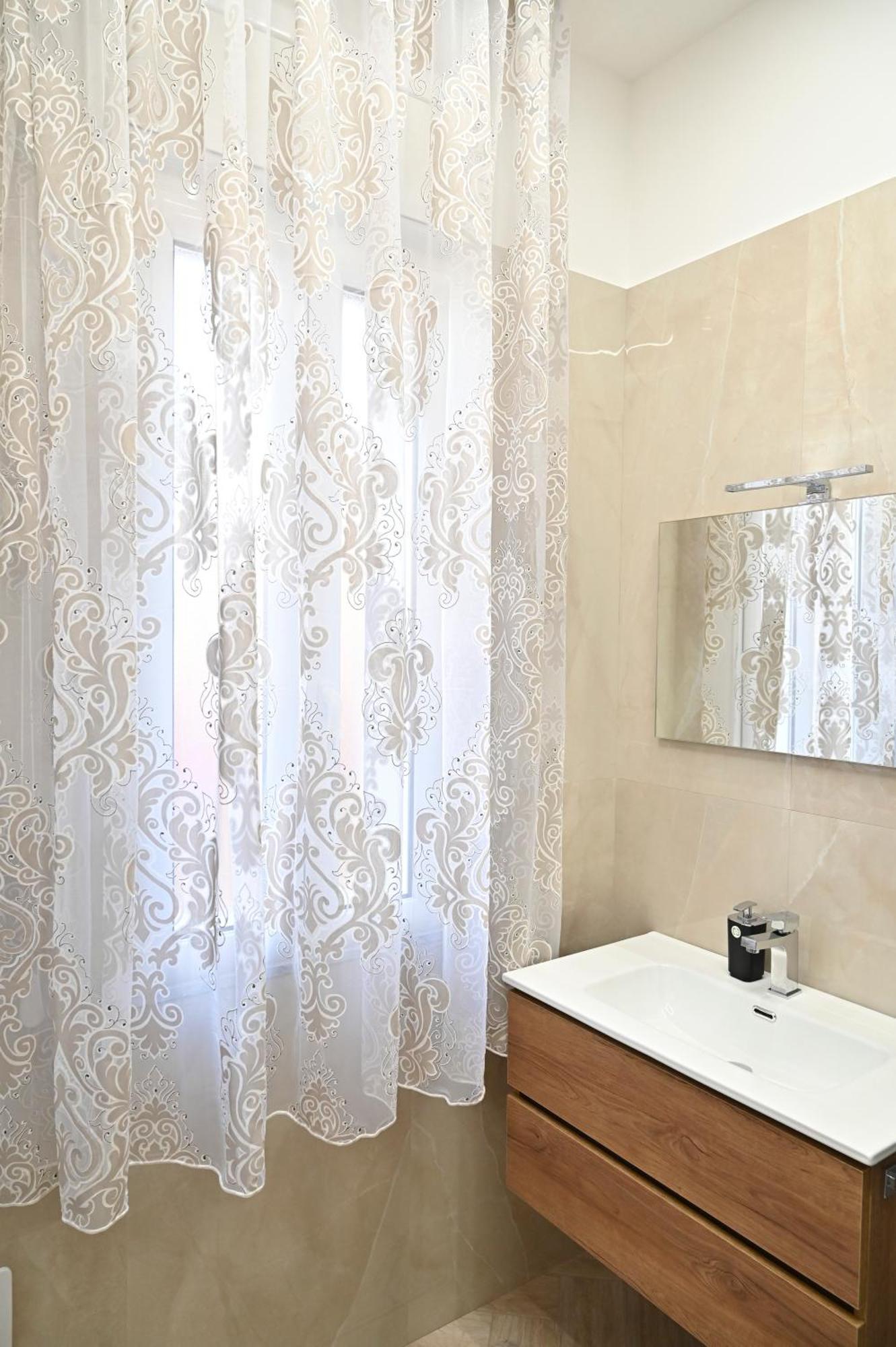 Bebsantaniellohouse1 *
