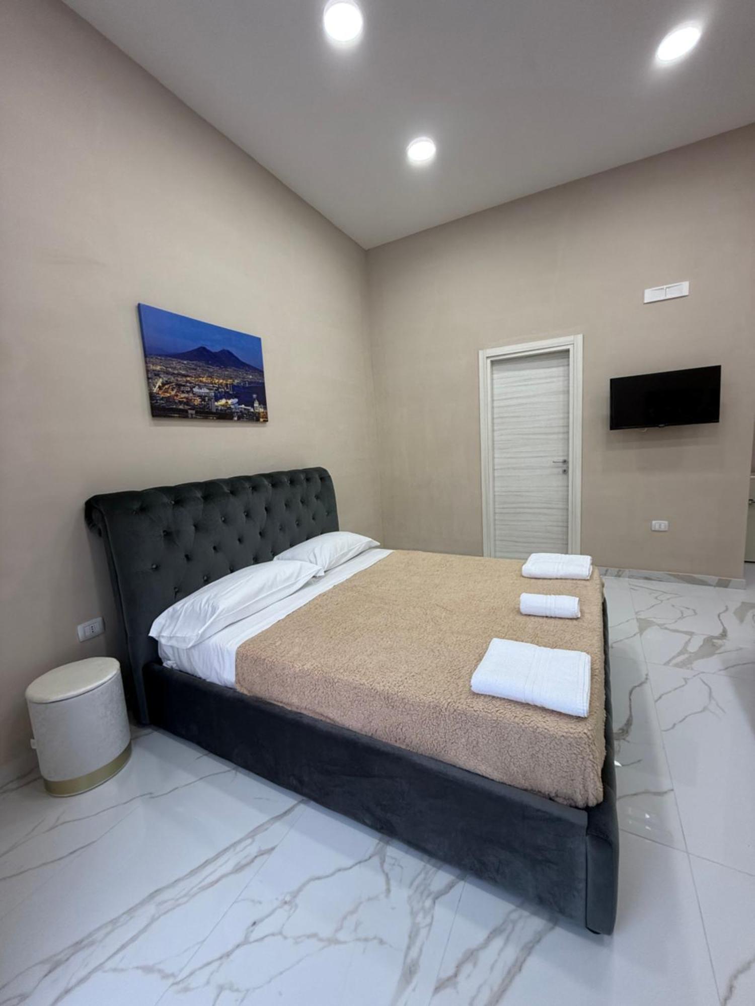 Apartment Valentino Caracciolo 105 Naples