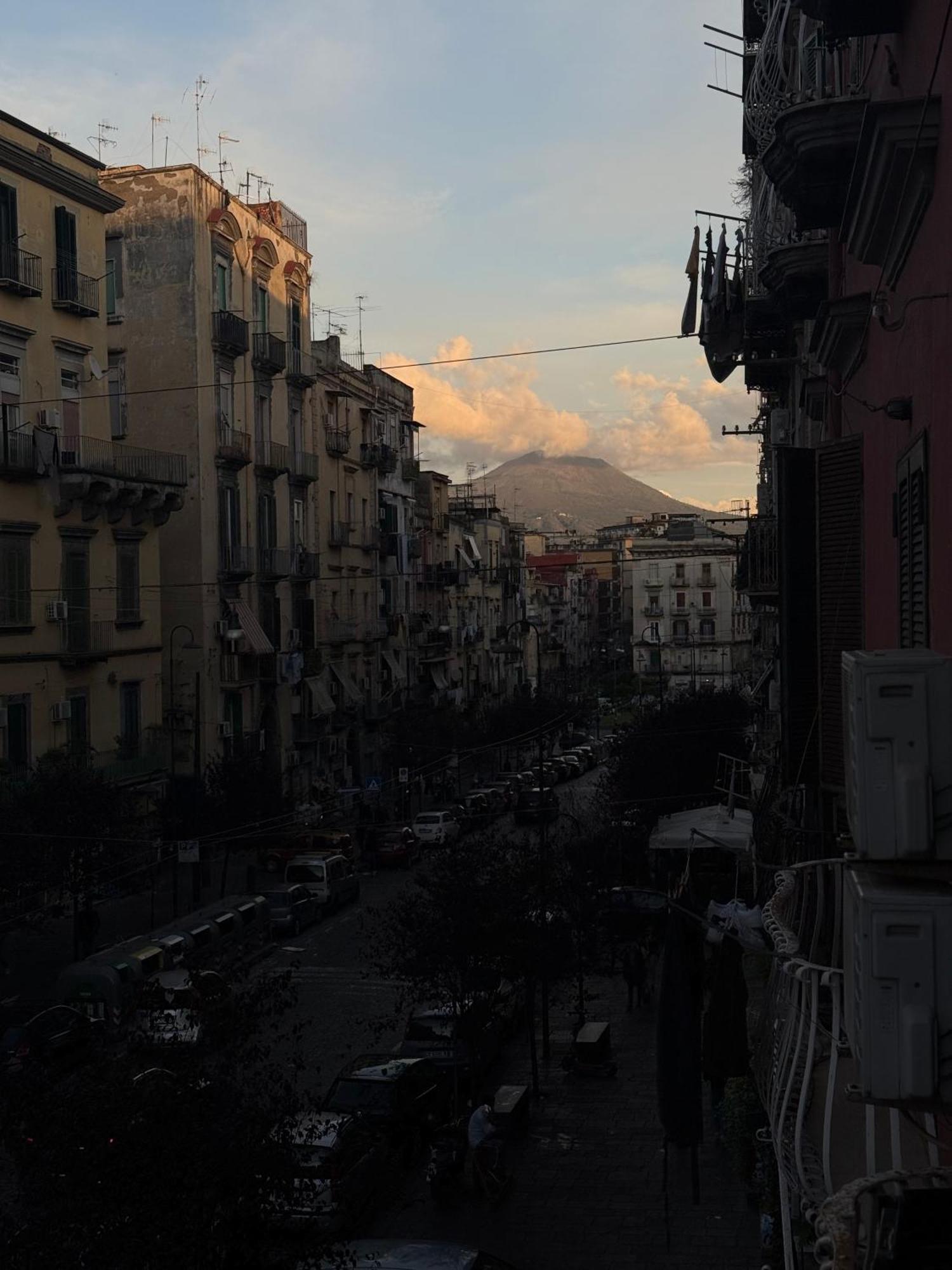 Apartment Valentino Caracciolo 105 Naples