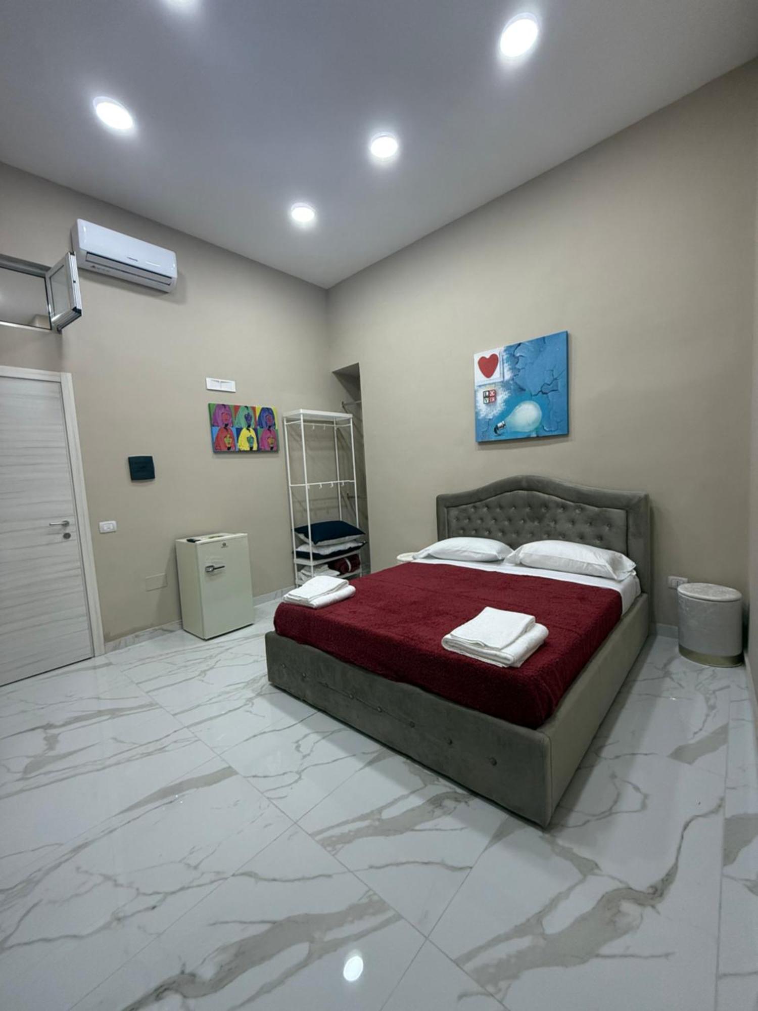Apartment Valentino Caracciolo 105 *