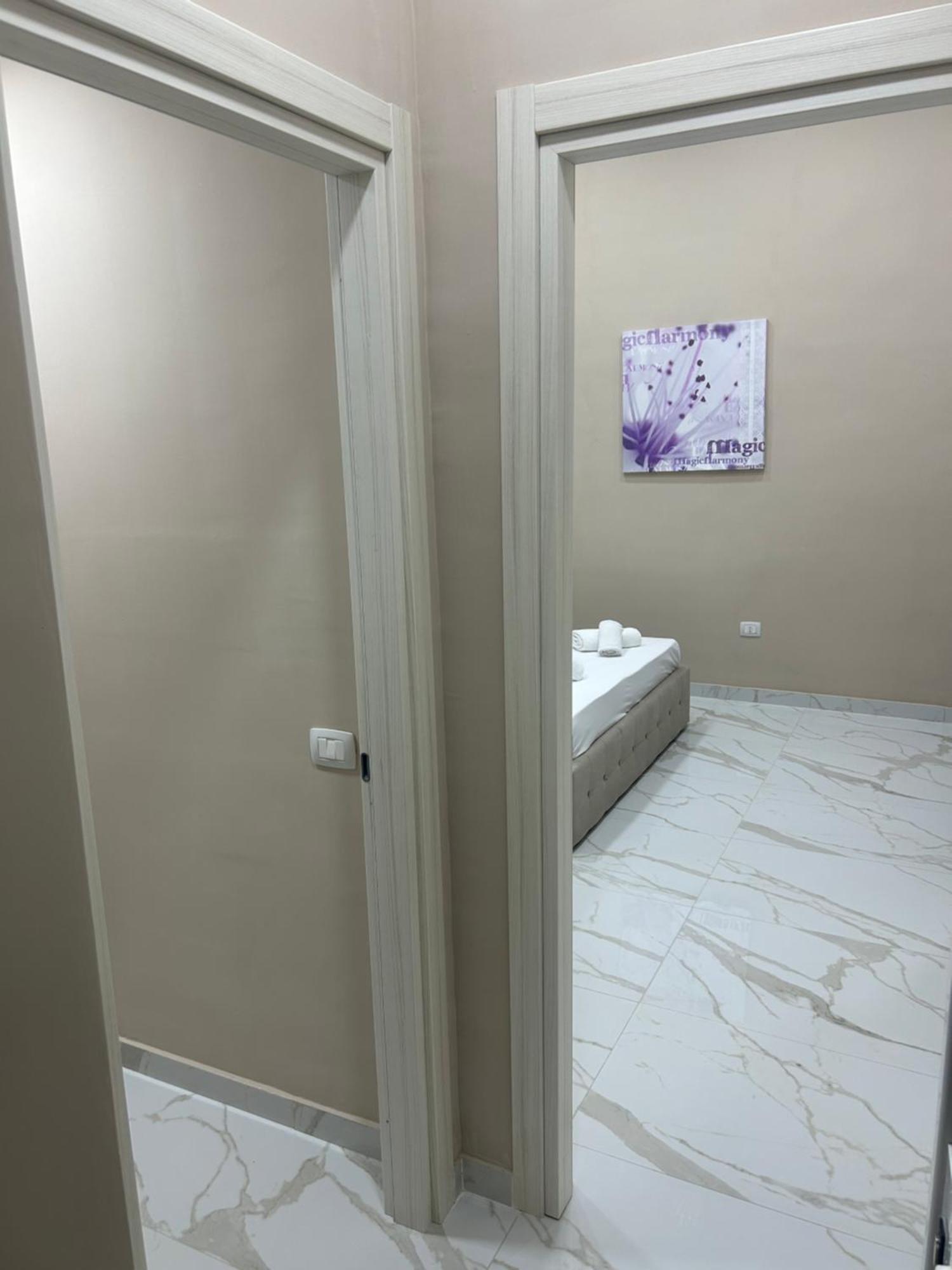 Valentino Caracciolo 105 Apartment *