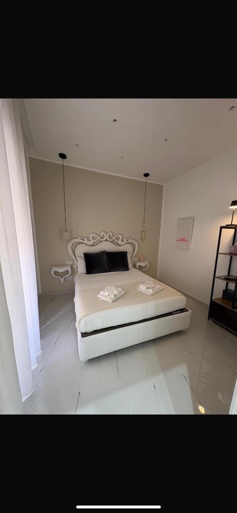 Pe Vic E Vicariell Apartment *