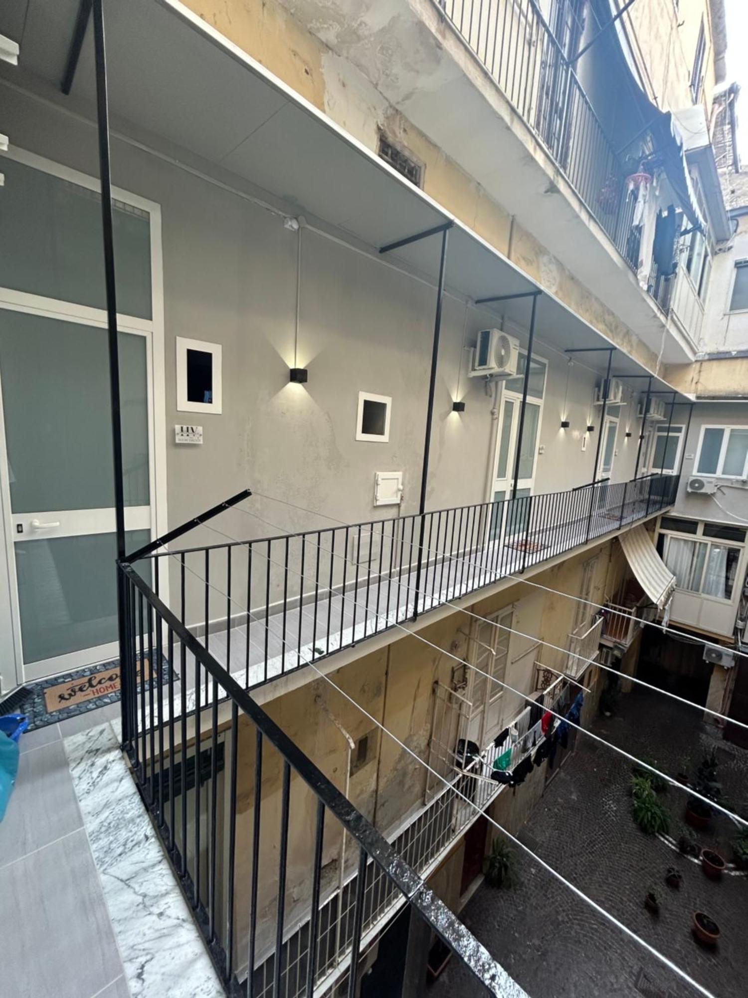Valentino Caracciolo 105 Apartment