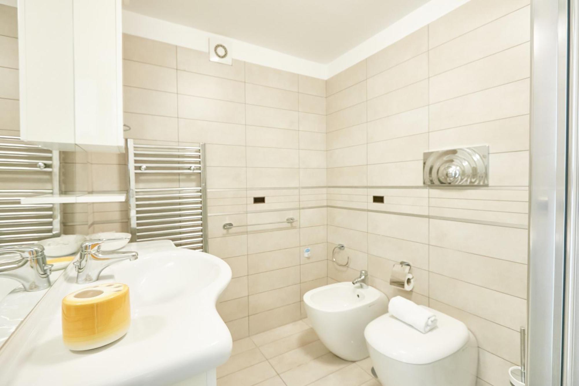 Design & Duplex At National Museum Apartment *