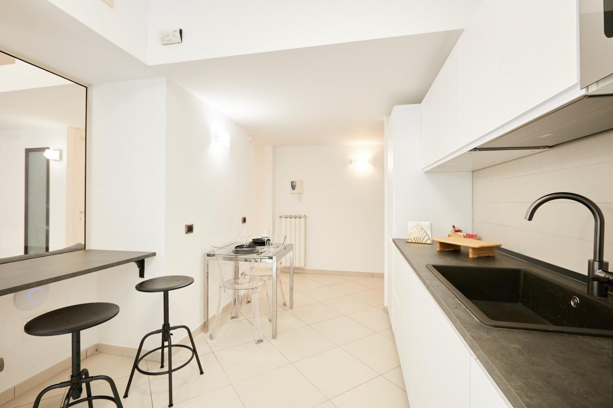 Apartment Design & Duplex At National Museum Naples
