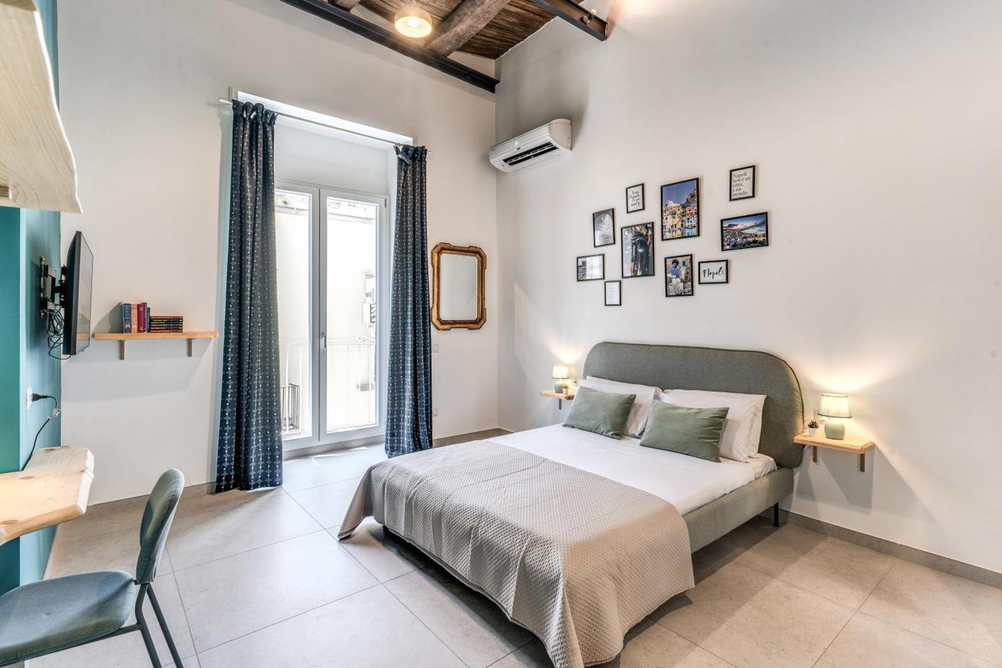 Nextstoppignasecca Naples