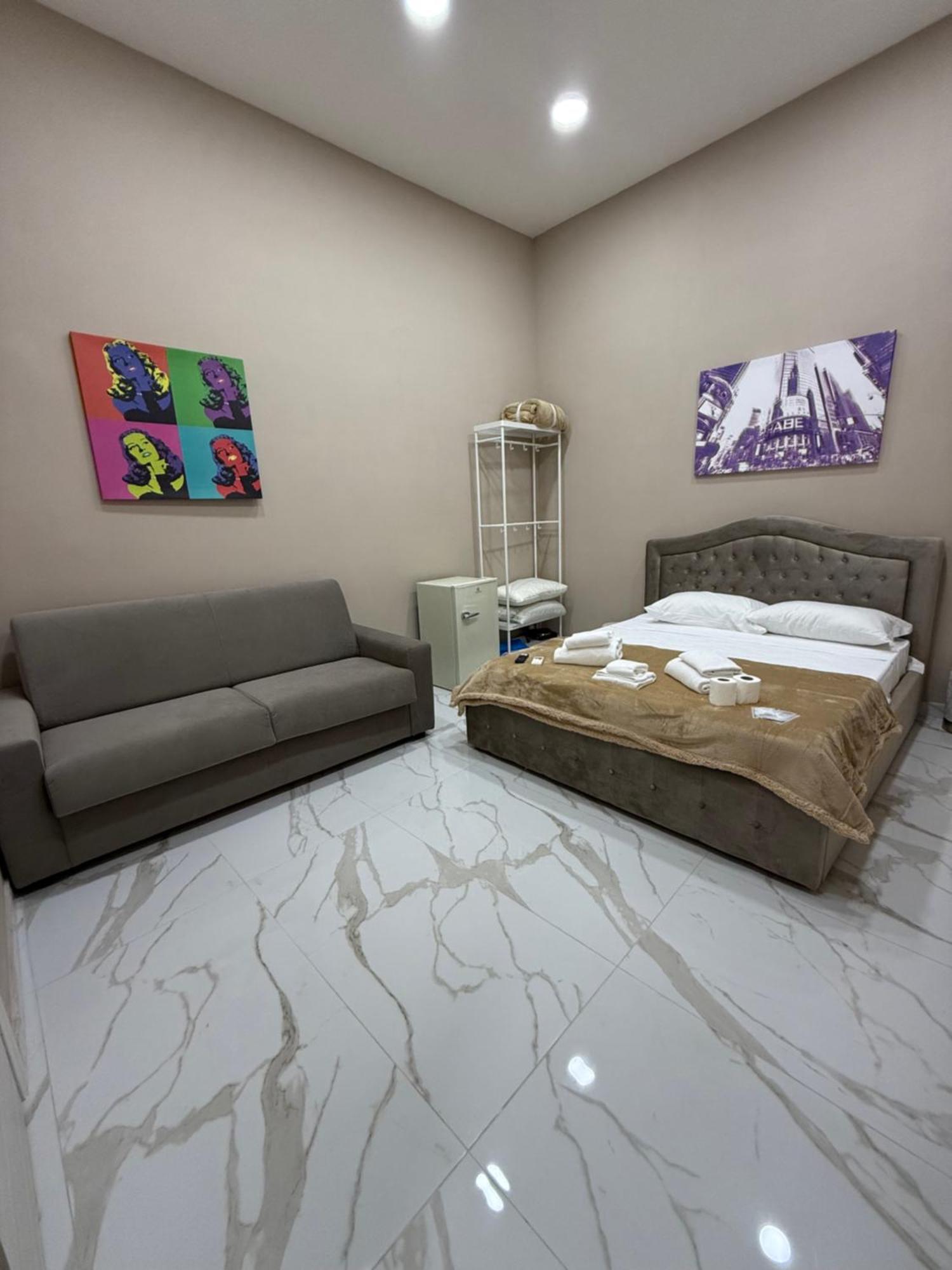 Apartment Valentino Caracciolo 105 Naples