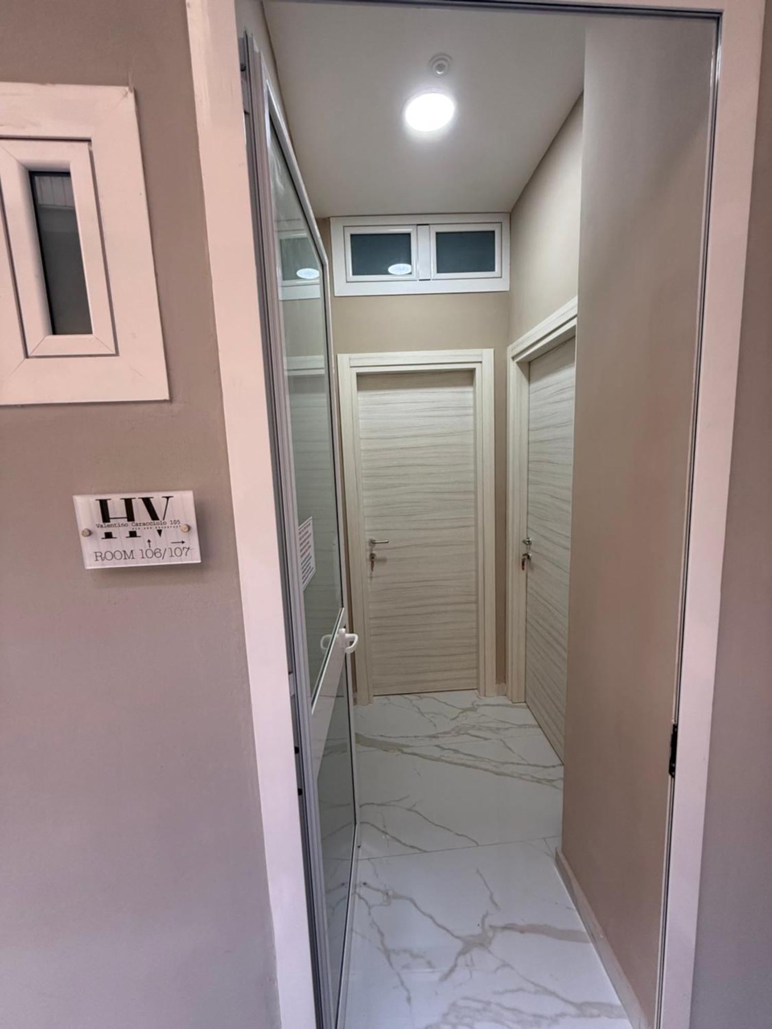 Valentino Caracciolo 105 Apartment